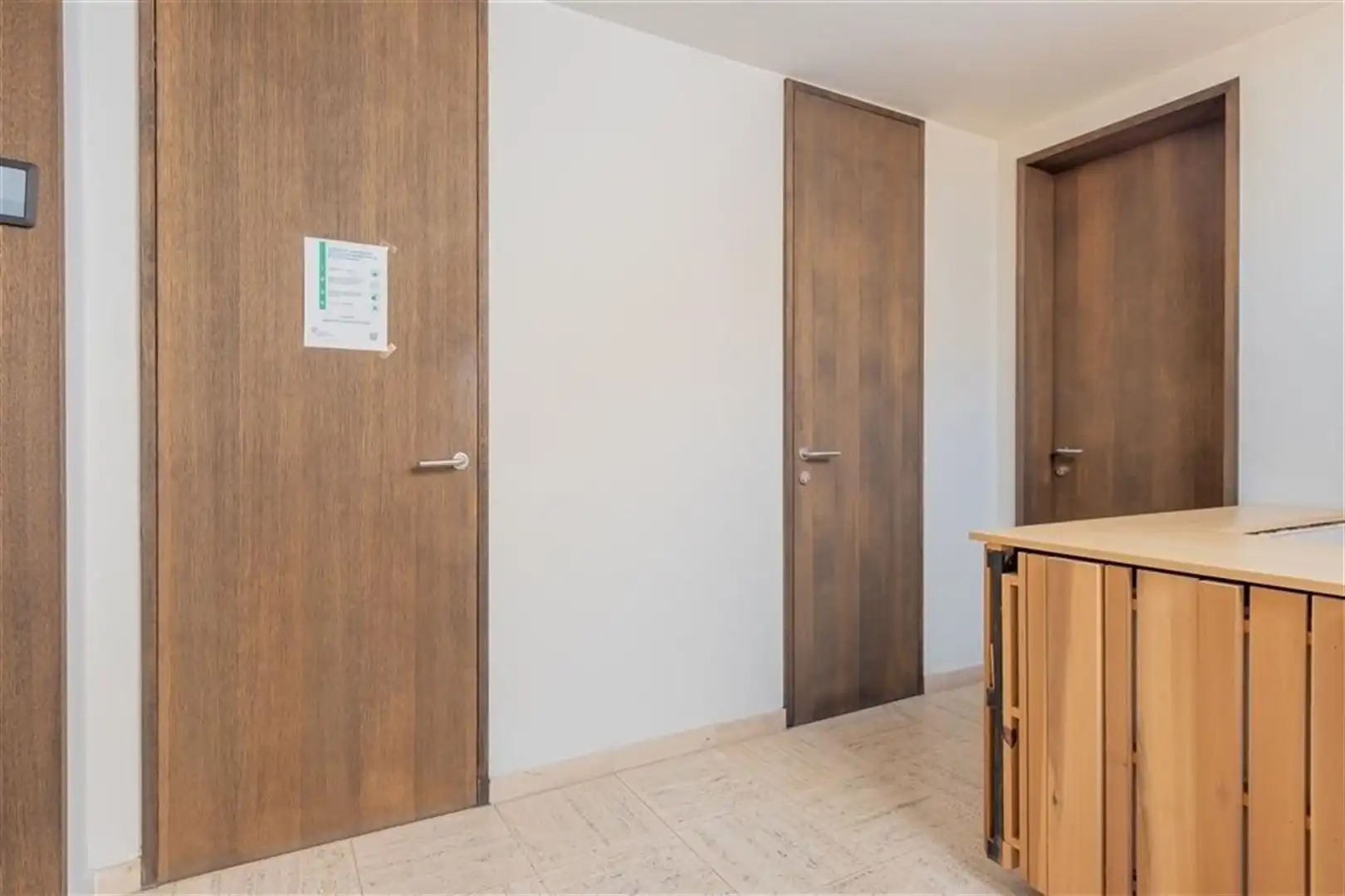 Moderne kantoren aan Station Gent Dampoort foto 13