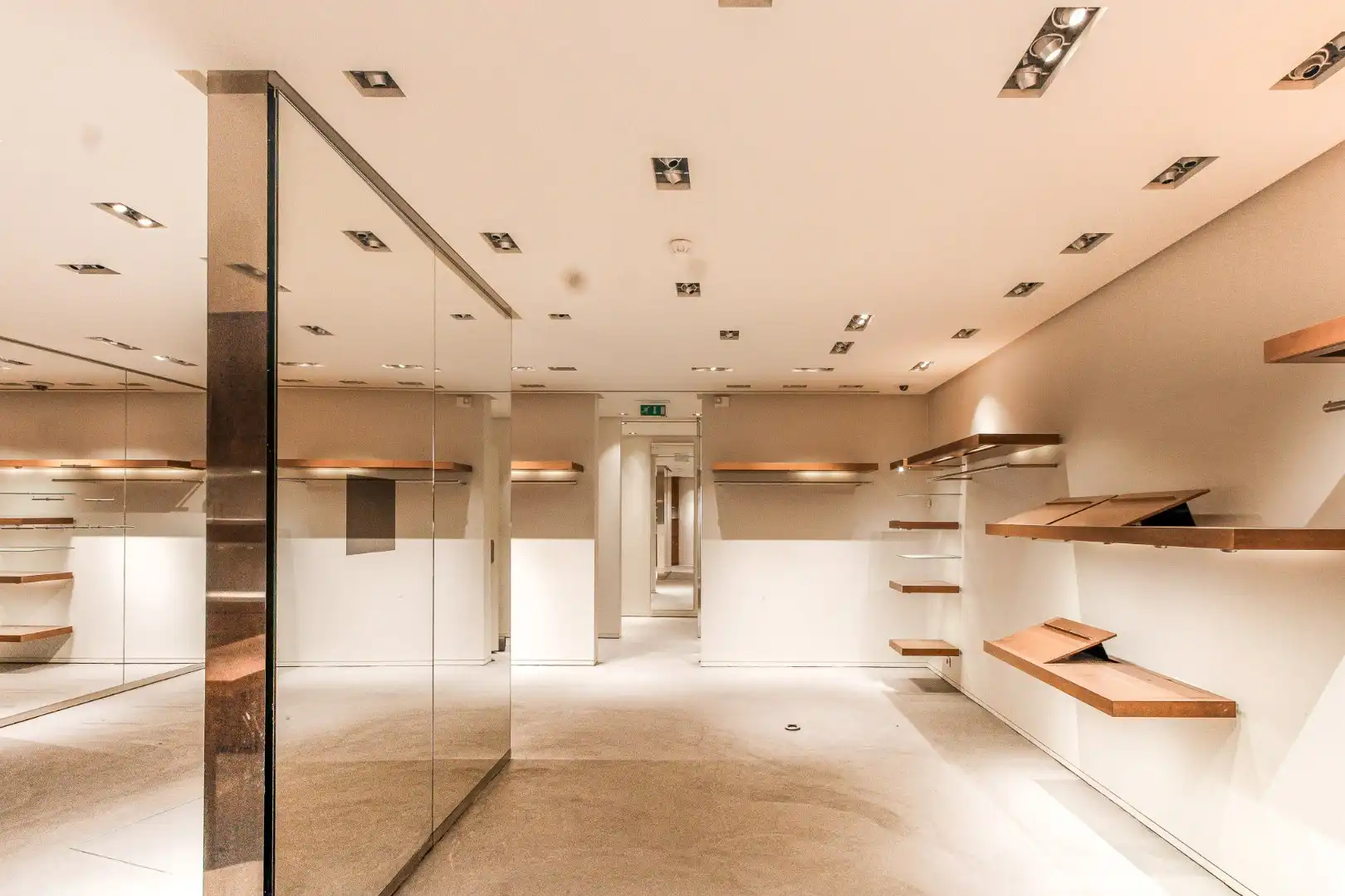 Handelsruimte te huur Kustlaan 207, Knokke-Heist (Het Zoute) foto 3