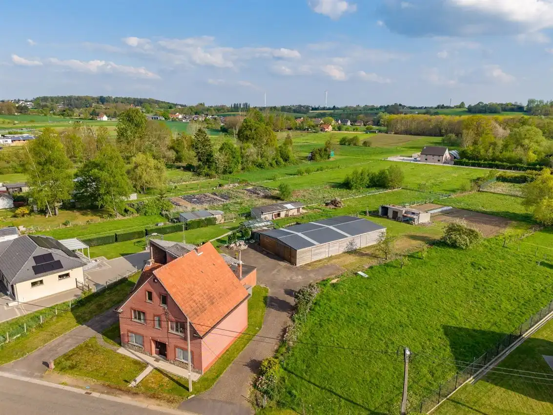 Te renoveren woning met ruimte, rust en potentieel foto 45