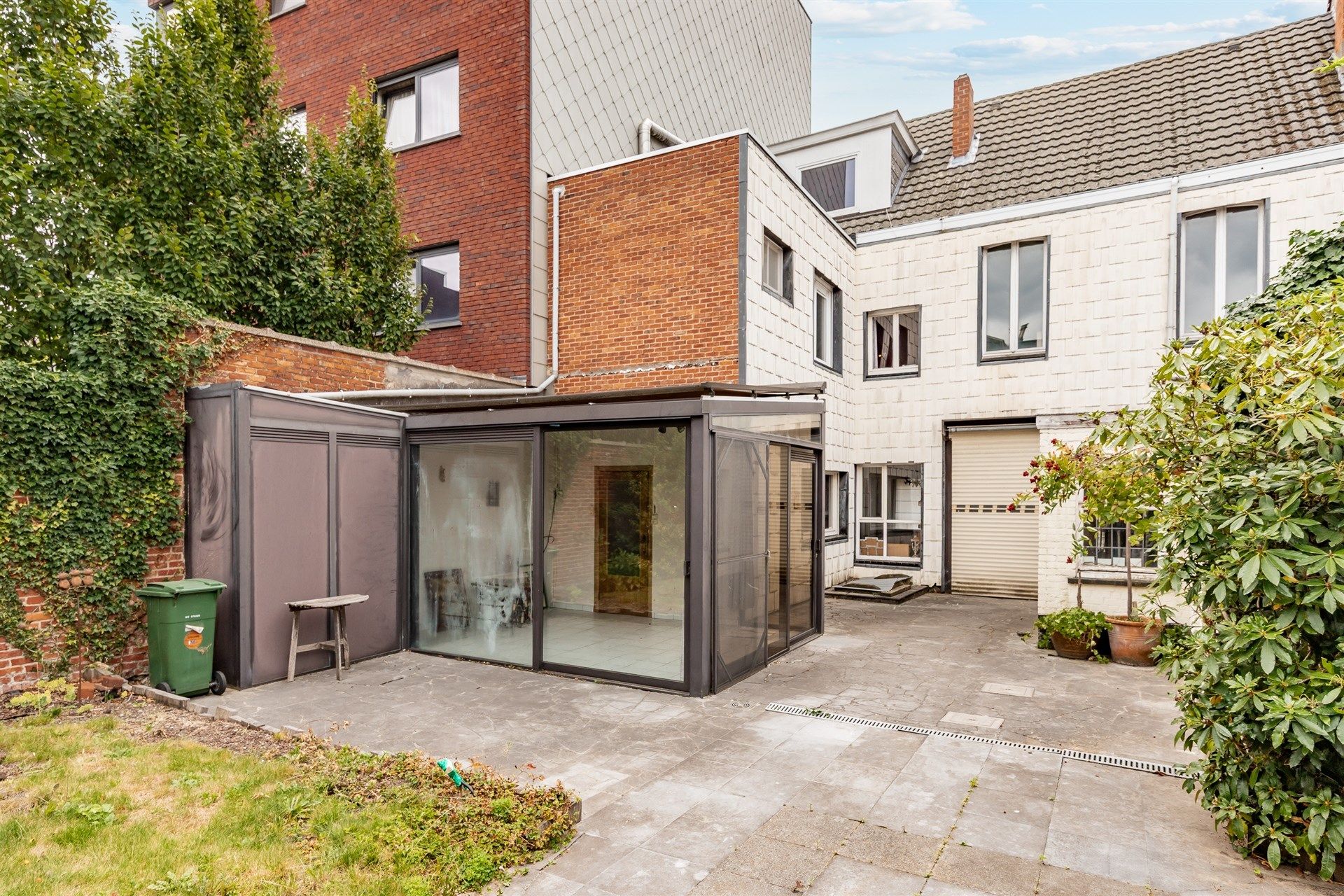 Te renoveren dubbelwoning met veel potentieel foto 26