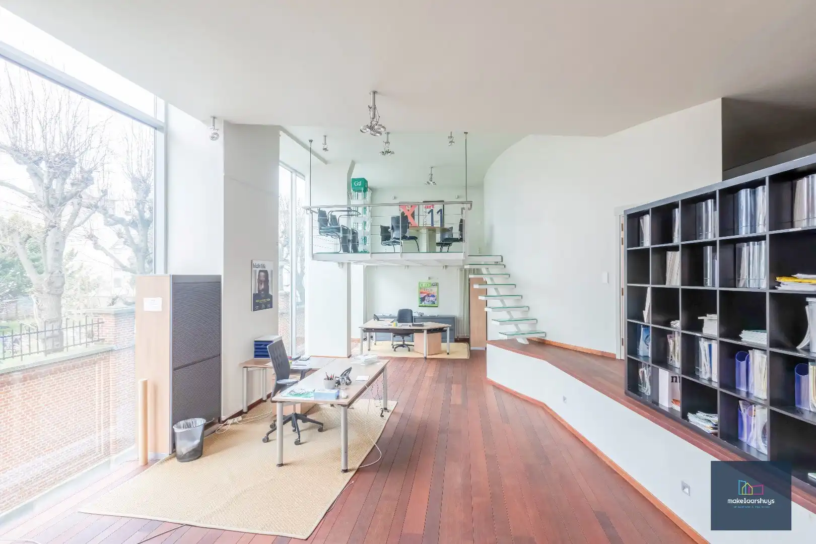 Luxueuze kantoorloft met inpandige staanplaats  en kelderberging  te Coupure Rechts.  foto 12