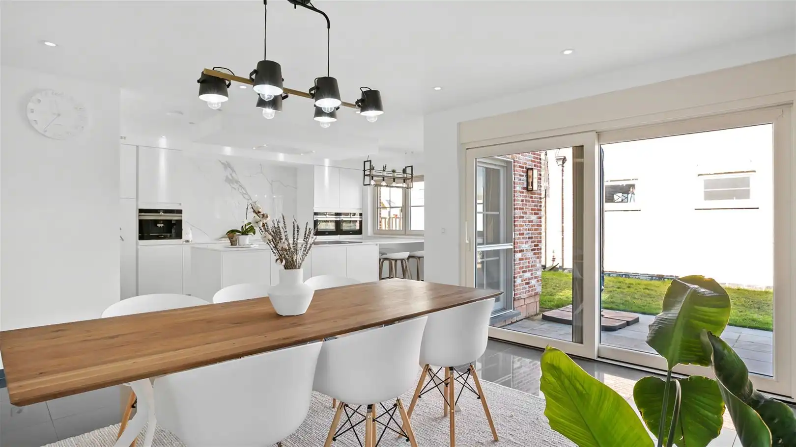 TE KOOP: Kwalitatief afgewerkte woning te Heusden-Zolder! foto 7