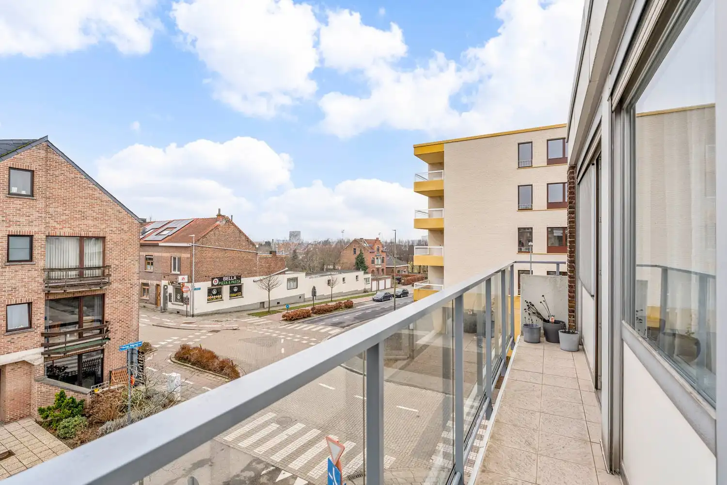 Goed gelegen en lichtrijk appartement met 2 slaapkamers, 2 terrassen en een garagebox te Kessel-Lo! foto 13