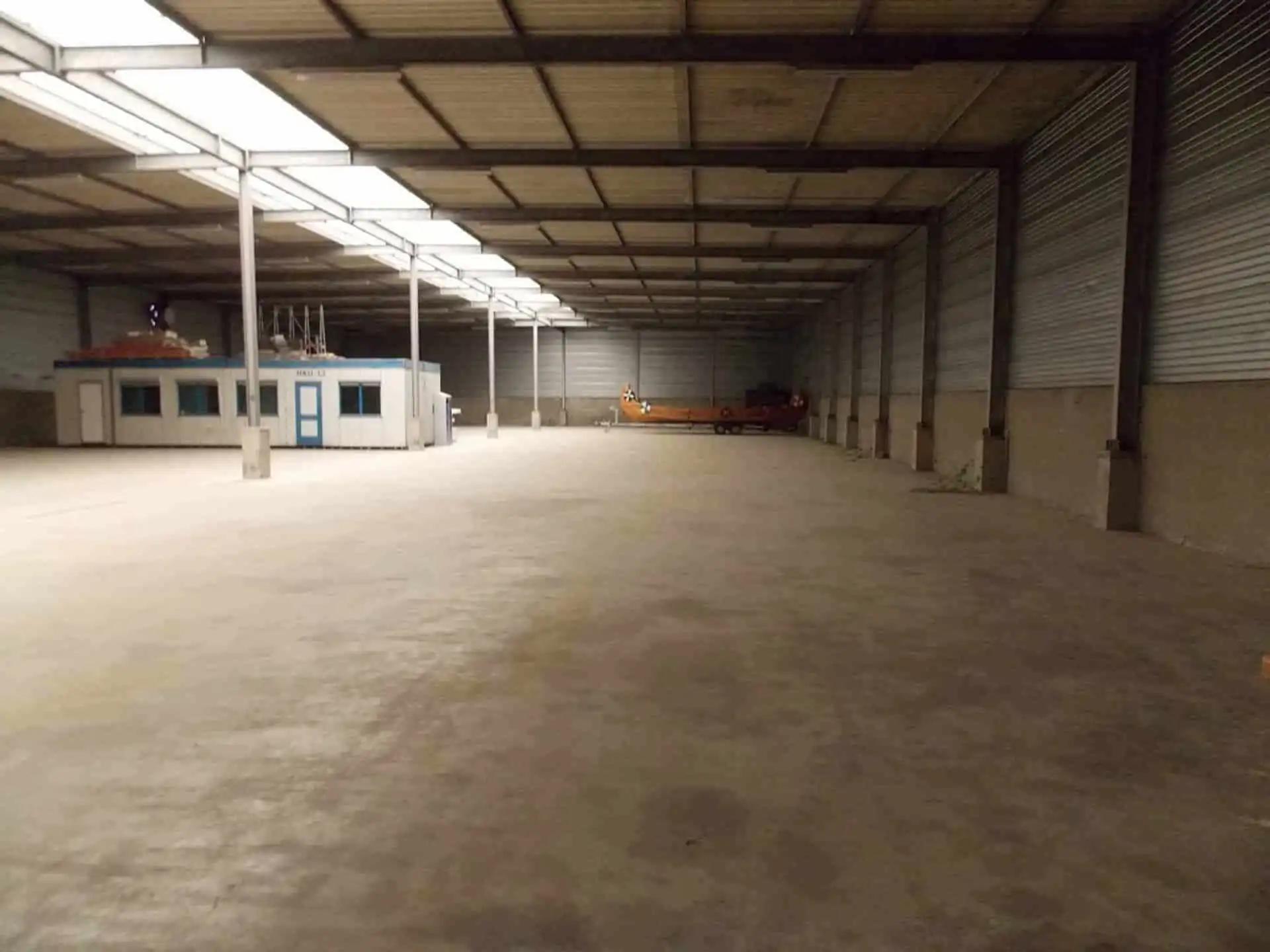 MAGAZIJN VAN 1800M² foto 3