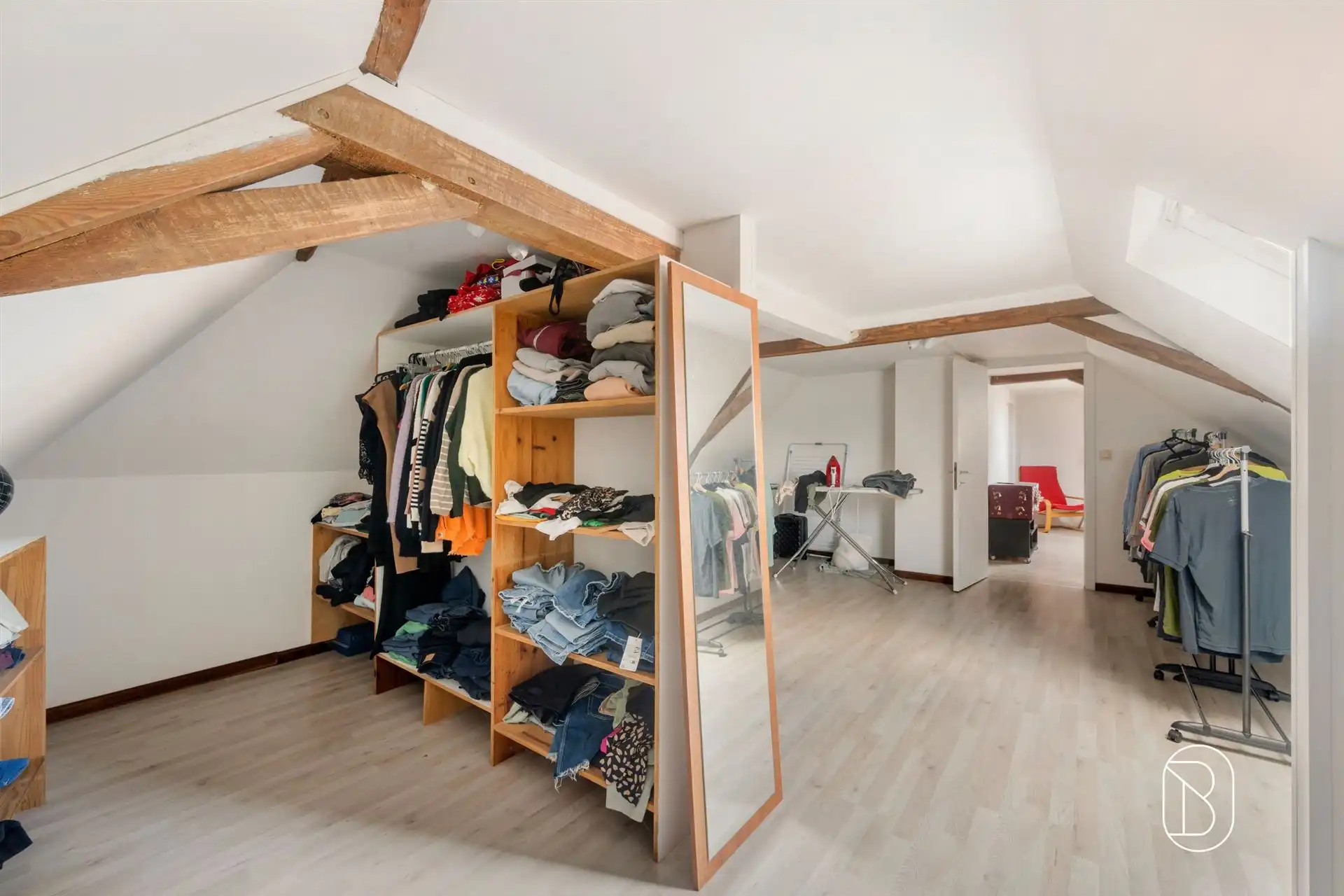 Ruime gezinswoning met 5 slaapkamers en garage in Blandain foto 13