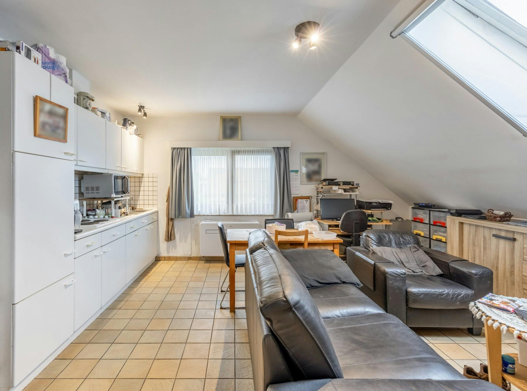 Aangenaam appartement met 1 slaapkamer en garagebox in Hasselt foto 2