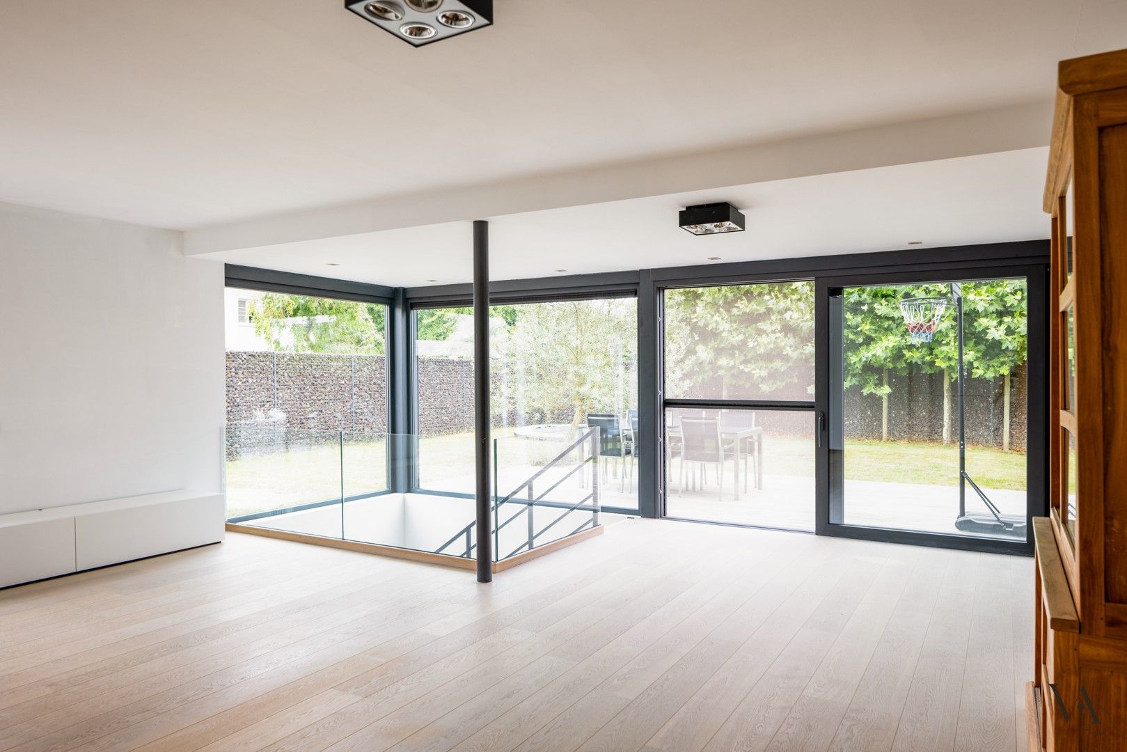 Ruime gerenoveerde gezinswoning met tuin te Pellenberg foto 2