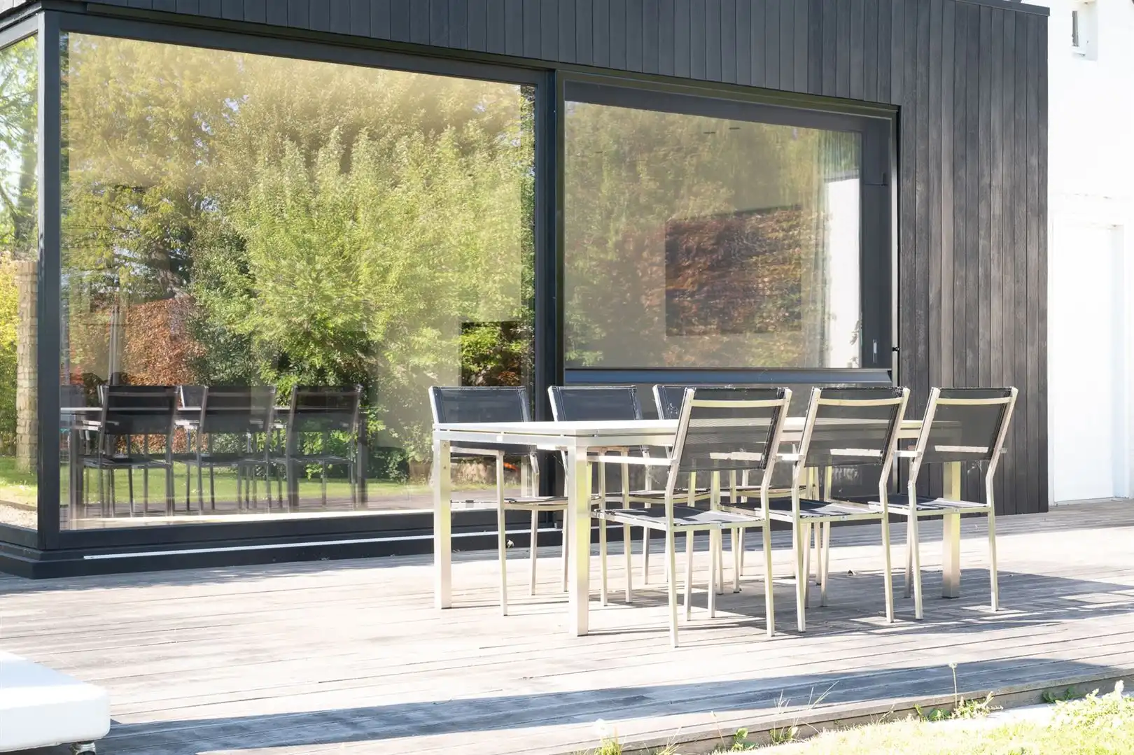 Instapklare woning met grote tuin foto 2