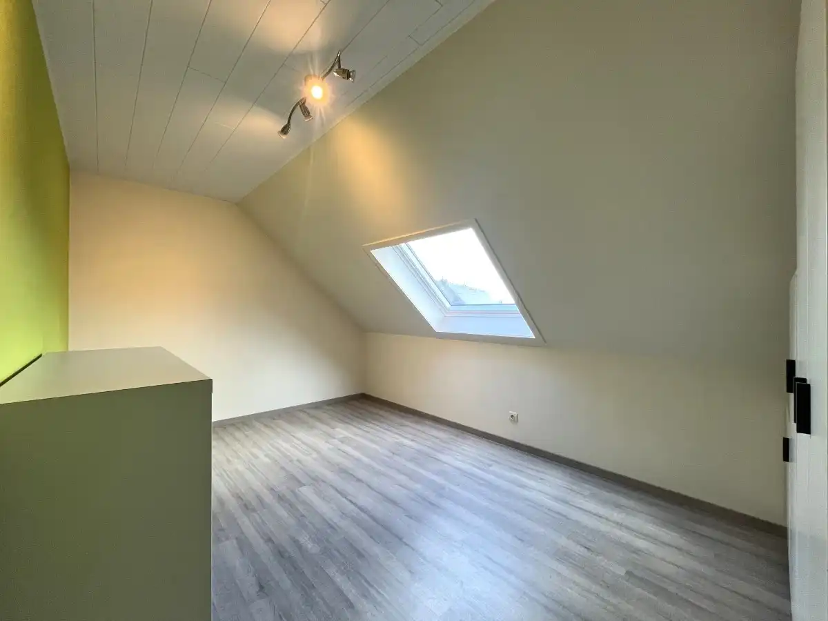 Moorslede - Ruime halfopen bebouwing in het centrum foto 11