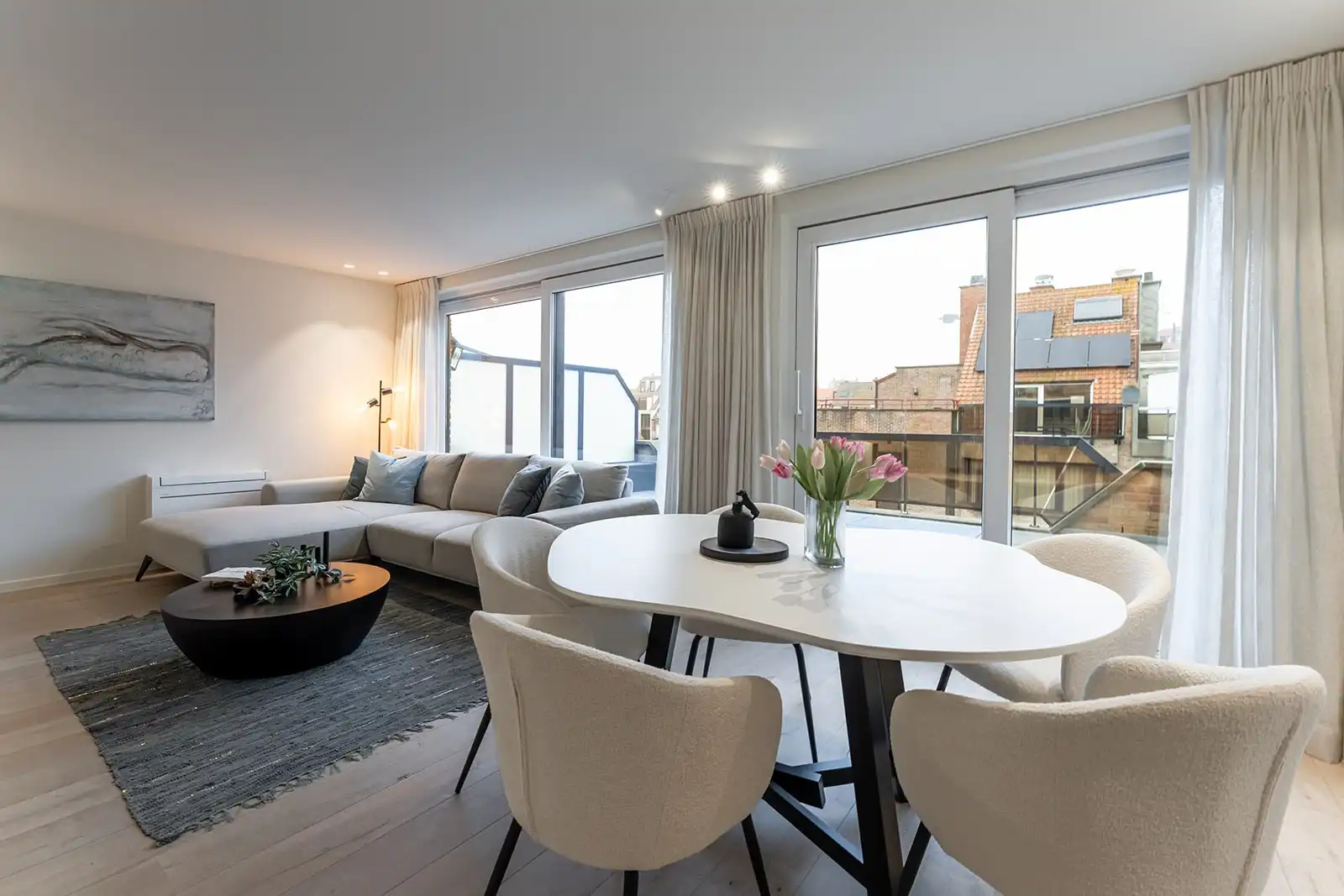 Prachtige penthouse met grote zonneterrassen (50 m²), met zijdelings zeezicht. foto 6
