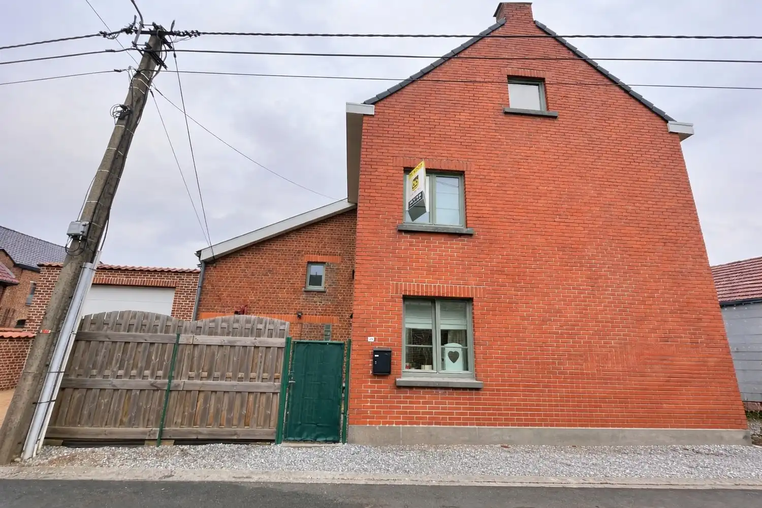 Rustig gelegen woning met koertje foto 2