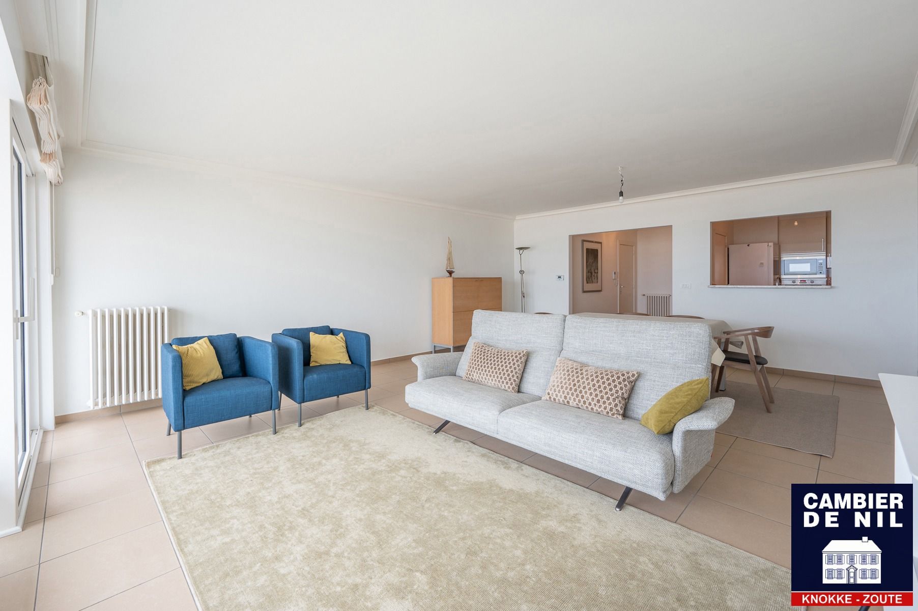 Gemeubeld appartement met frontaal zeezicht foto 3