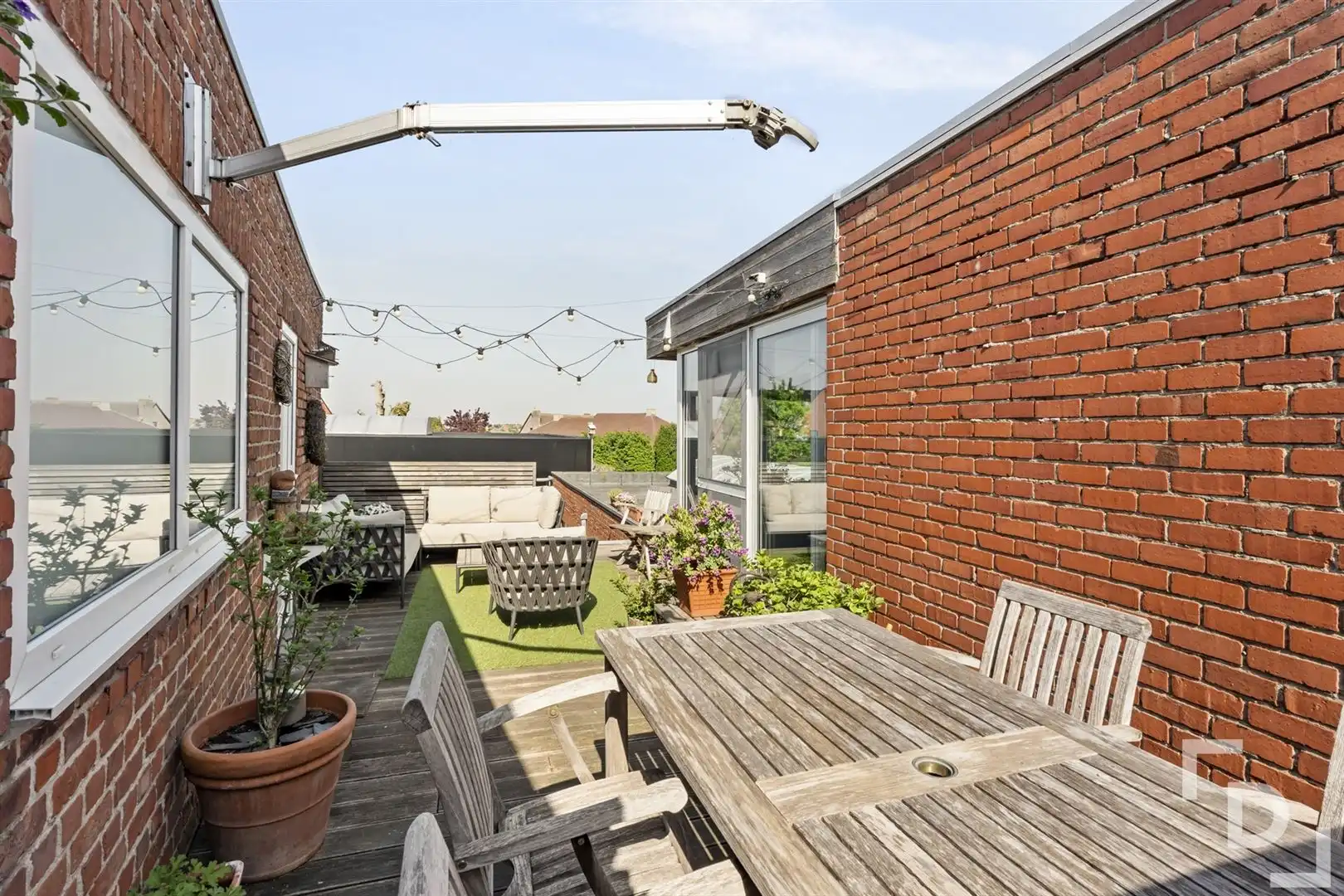 Ruime handelszaak met woonst & verhuurd appartement te koop in Poelkapelle. foto 24