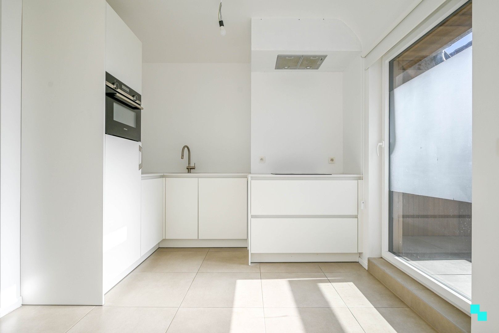 Gunstig gelegen éénslaapkamerappartement te Beveren-Leie foto 5