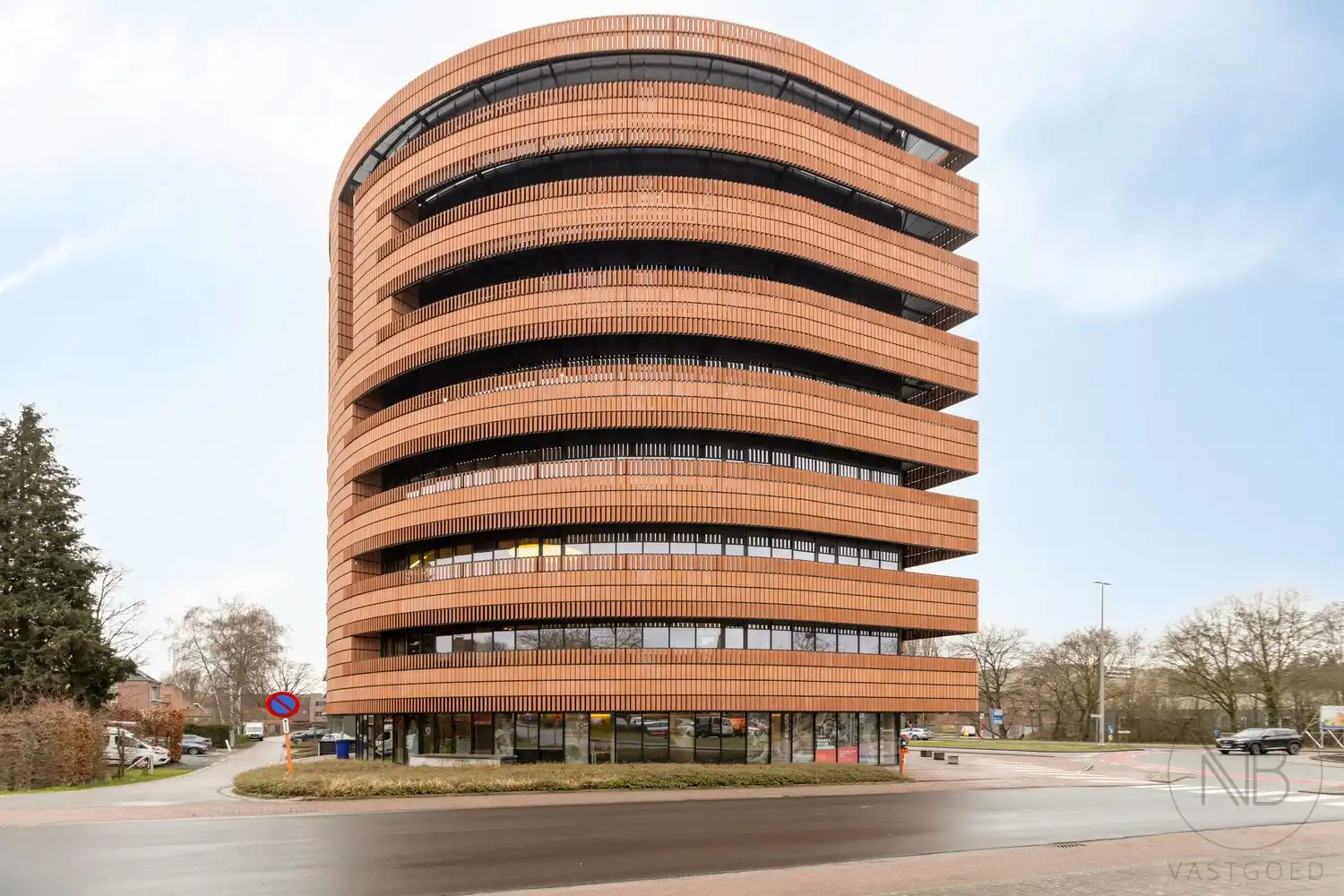 Instapklaar bedrijfsruimte van ca. 420 m² in het Botta-gebouw foto {{pictureIndex}}
