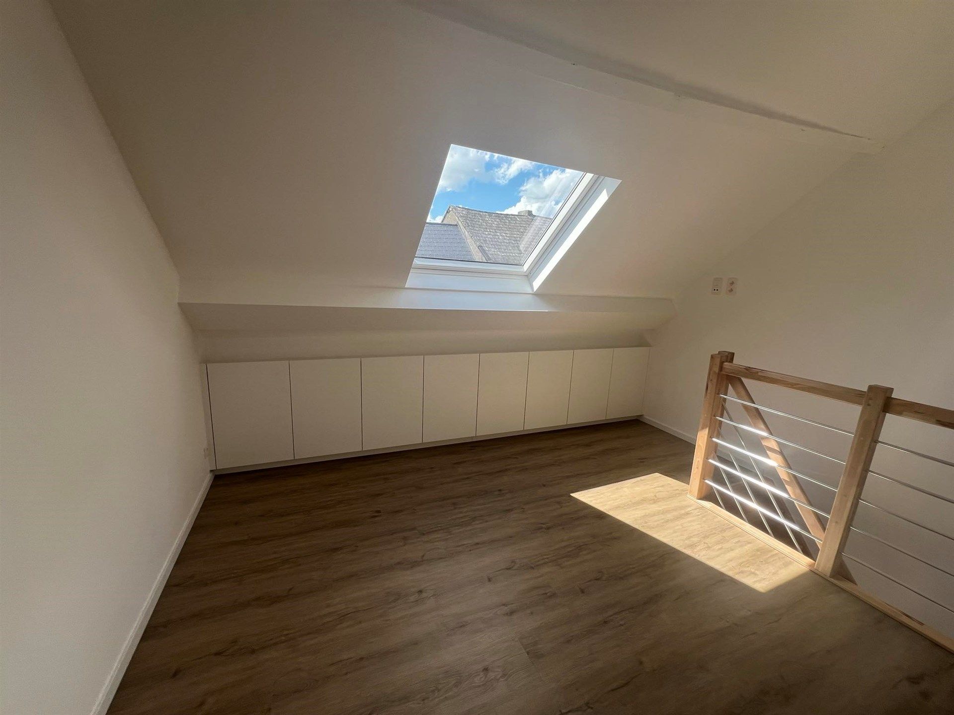 Gerenoveerd appartement met 1 slaapkamer en eigen ingang foto 8