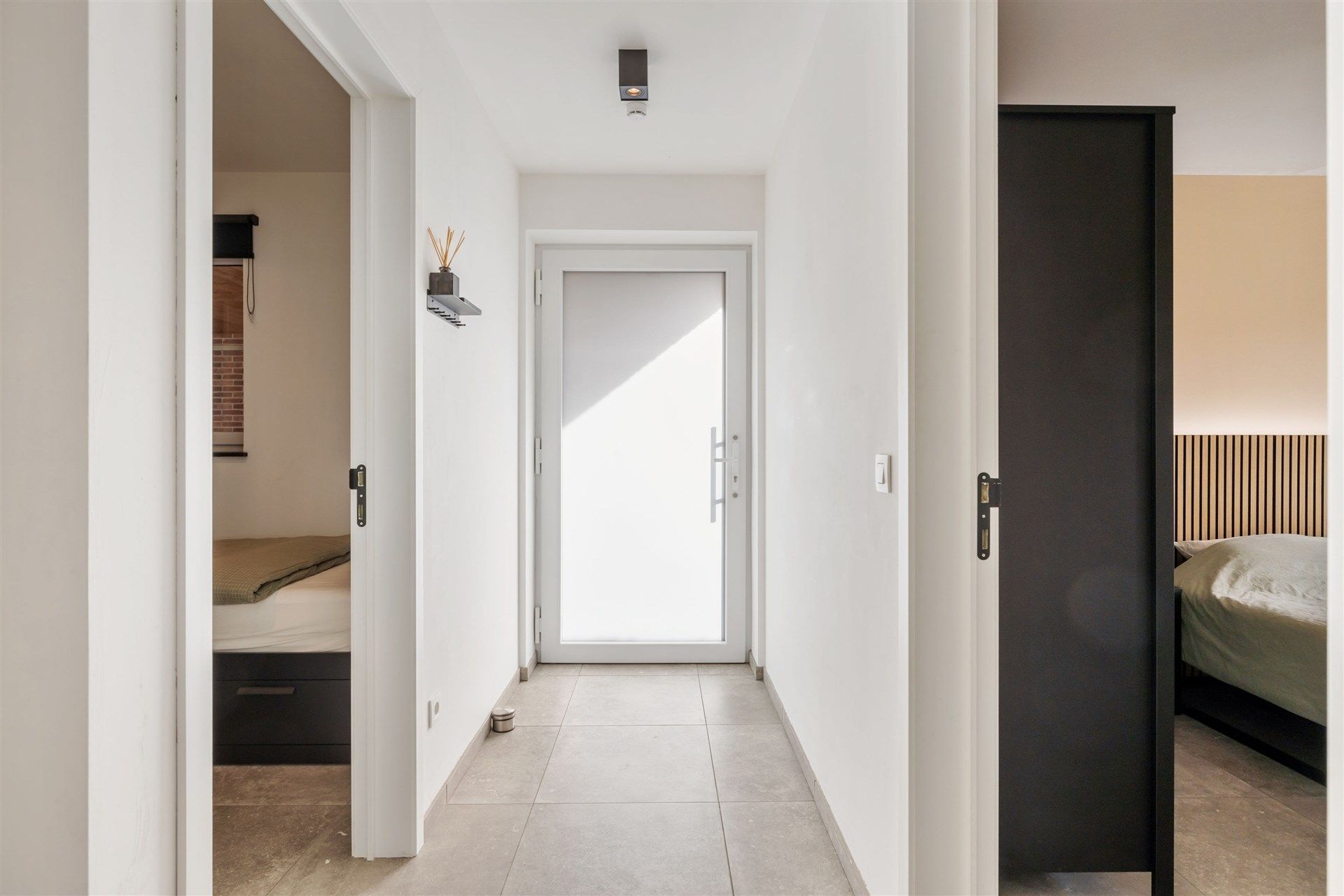 Uitstekend gelegen gelijkvloersappartement met 2 slaapkamers, zonnige tuin en garage (108m²) foto 12