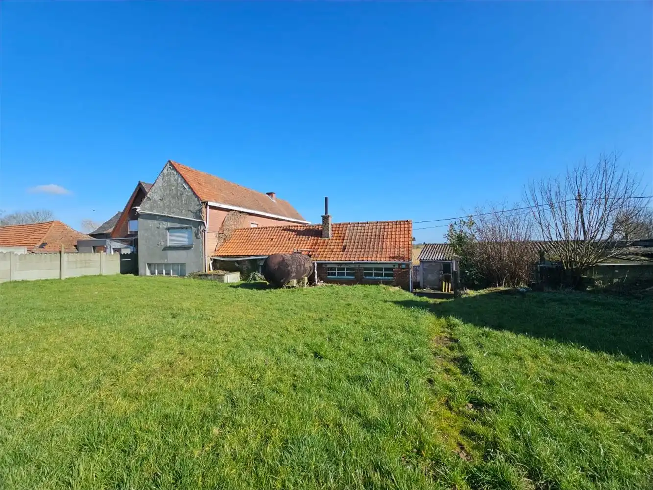 Grond met totale oppervlakte van 2430m² foto 2