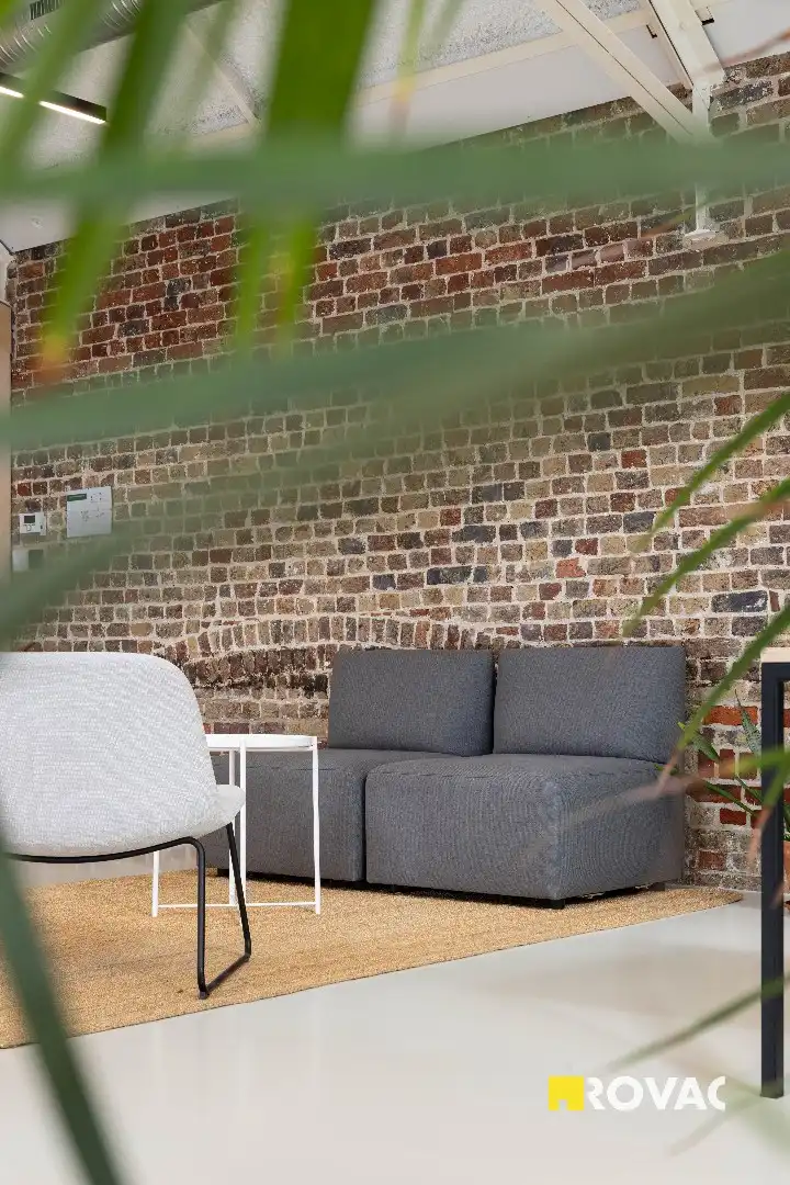 Stijlvolle en instapklare kantoorruimtes met binnentuin in centrum Izegem foto 14