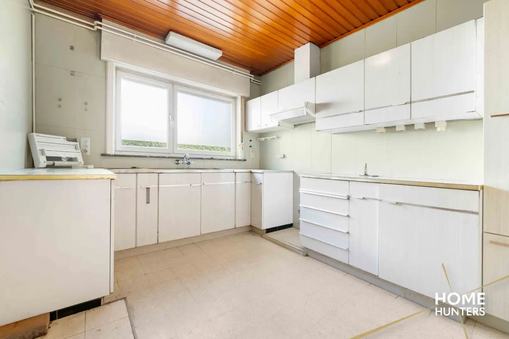 Charmante gelijkvloerse villa met tuin en garage in Sint-Michiels (Brugge) foto 11