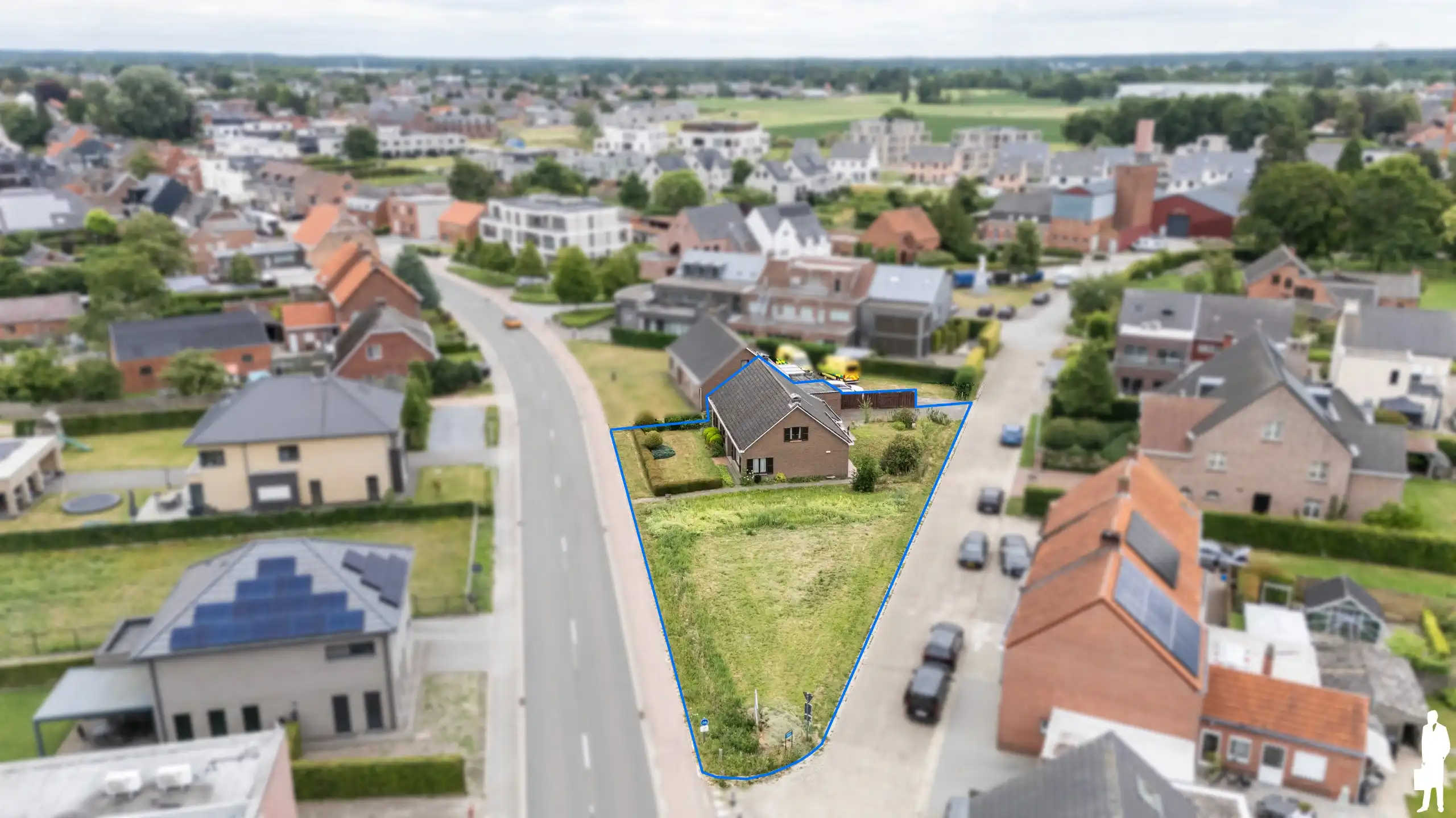 Hoofdfoto van de publicatie: Op te frissen ééngezinswoning kort bij Nederlandse grens