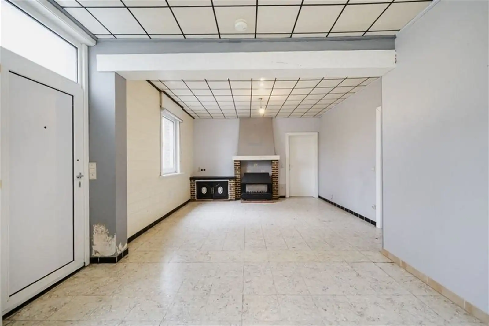 Woning met tuin en weiden foto 2