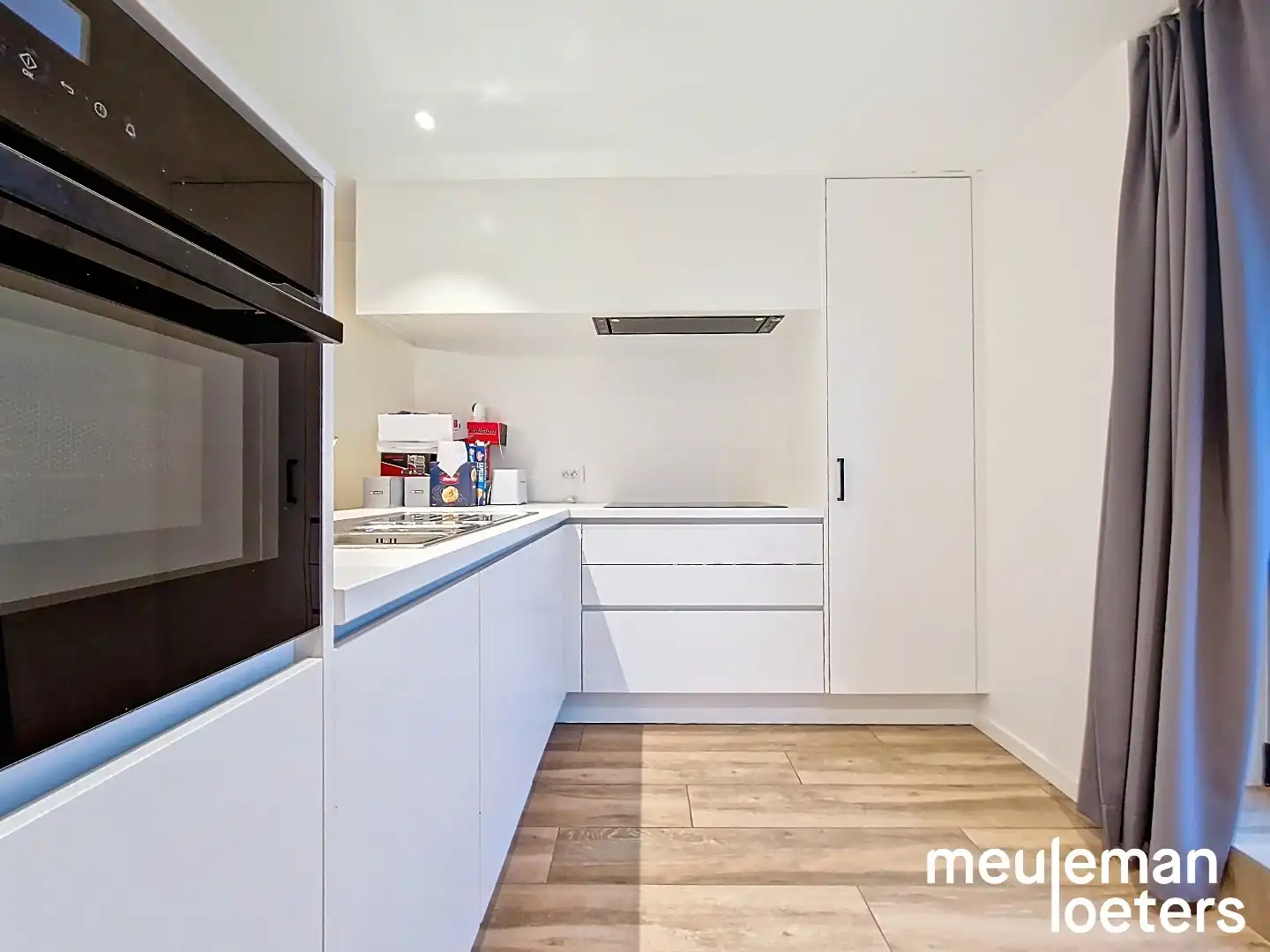 Modern appartement met terras en autostaanplaats foto 3