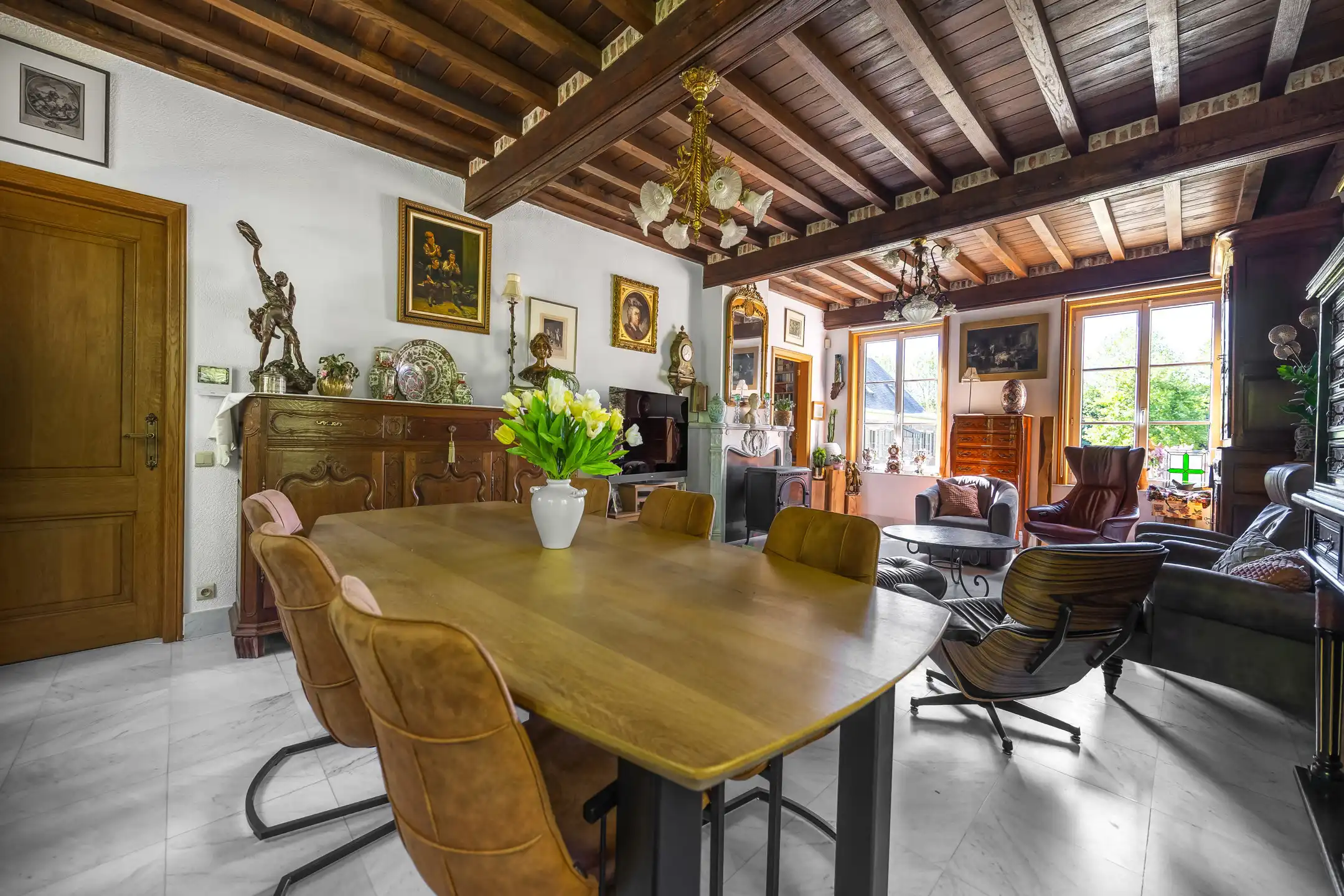Karaktervolle villa op ruim perceel foto 6
