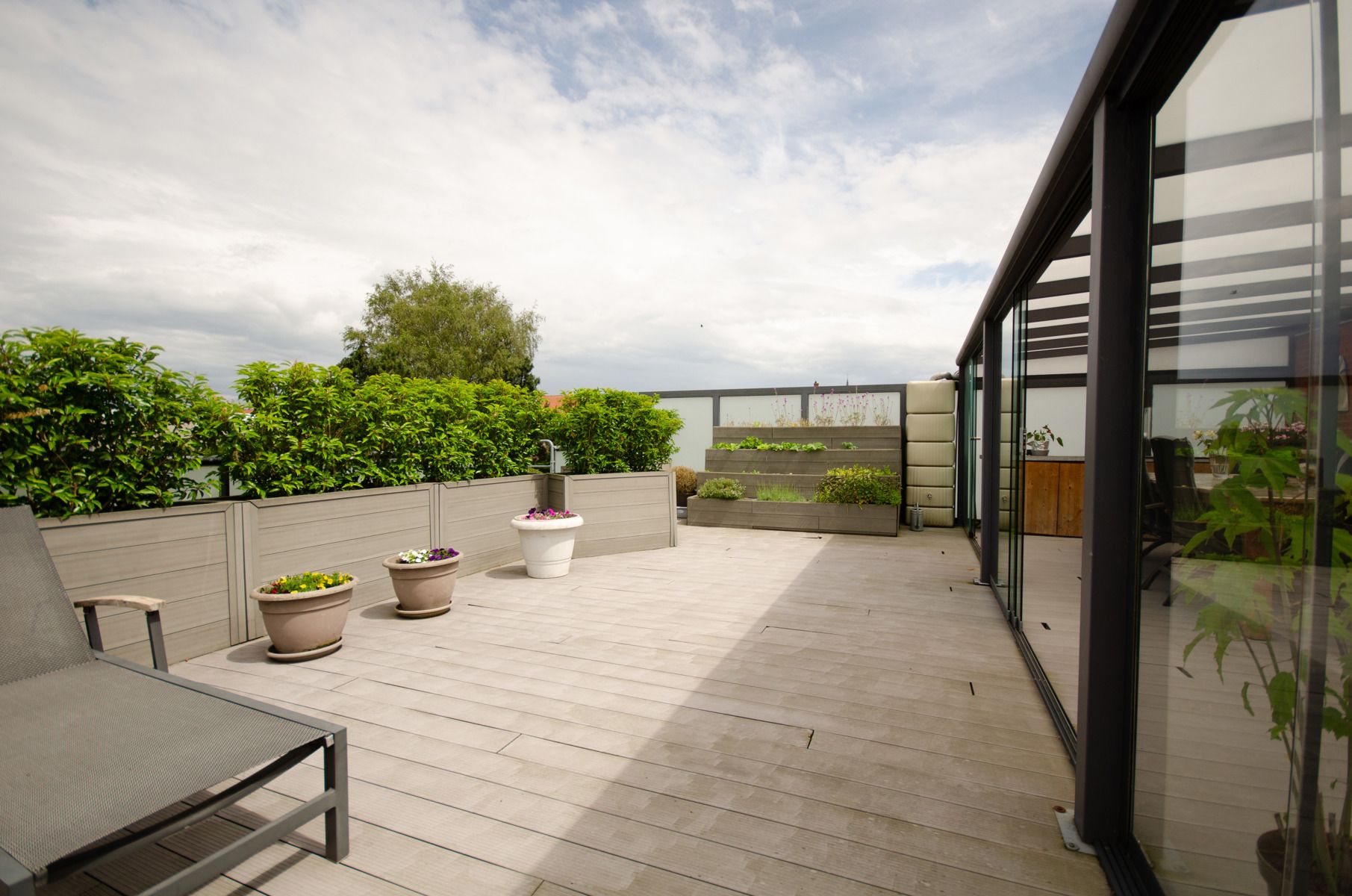 Uniek handelspand met ruim duplex-appartement en 4 garages! foto 17