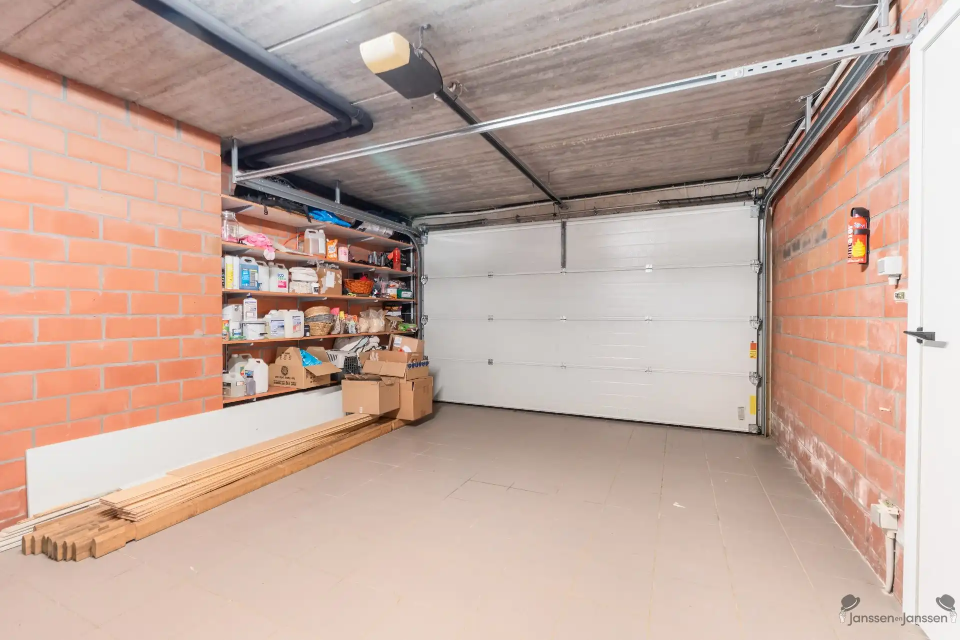 Unieke landelijk-moderne villa met adembenemend uitzicht aan Troostembergbos foto 21