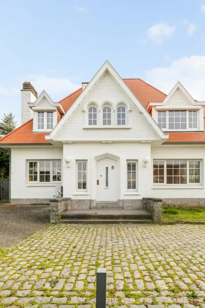 Stijlvolle villa met 5 slaapkamers op mooi perceel van 1325m² foto 23