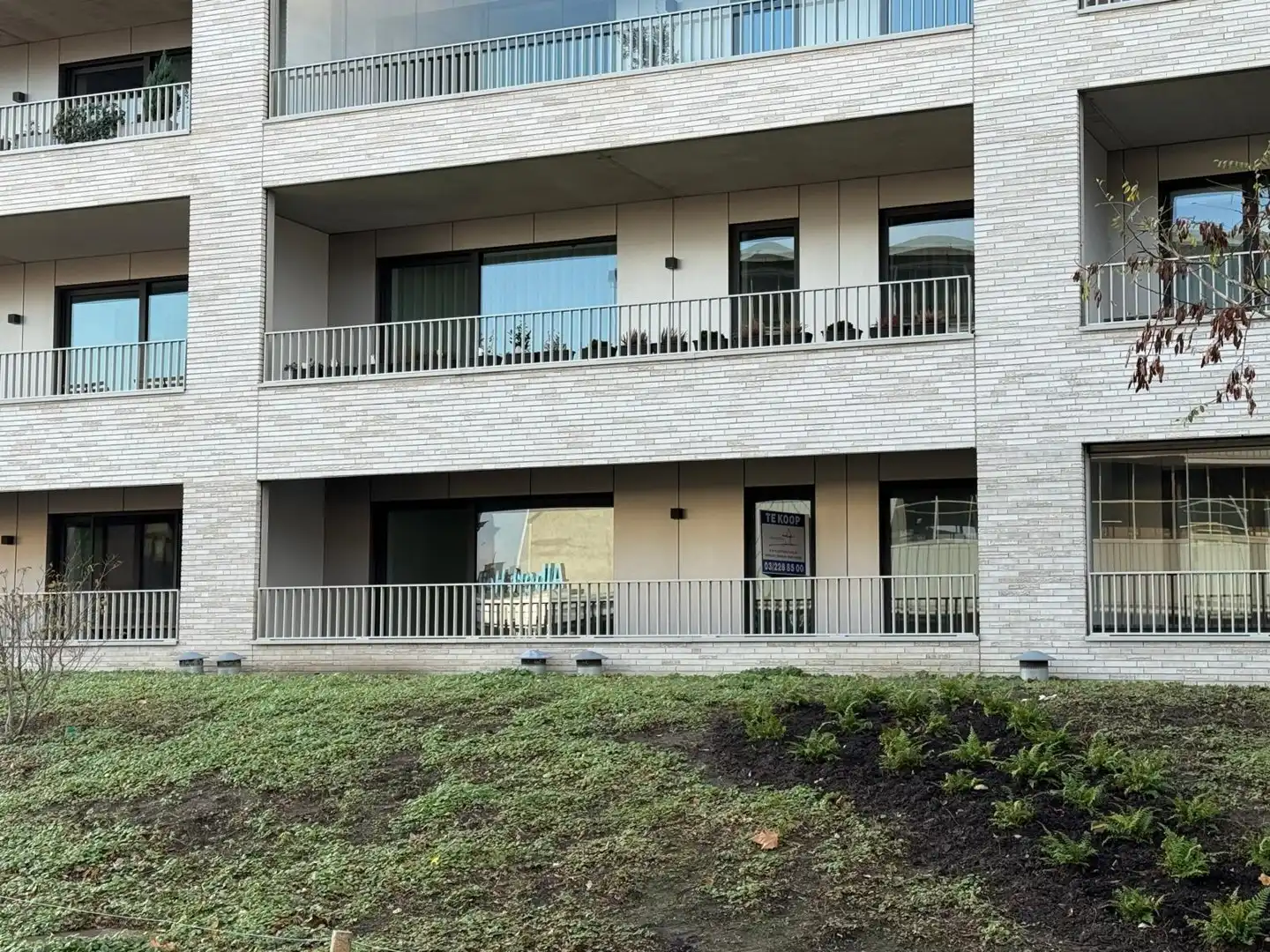 APPARTEMENT MET TERRAS foto {{pictureIndex}}