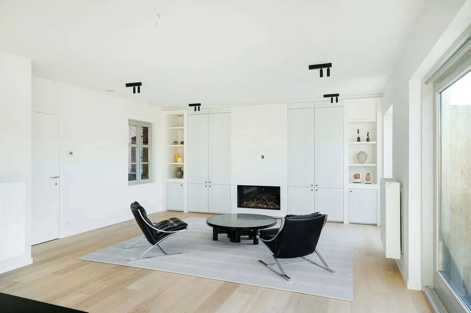 OPENDEUR ZATERDAG 18 APRIL TUSSEN 14U-16U -  Ruime woning met vier slaapkamers en een grote tuin, gelegen in een rustige en aangename omgeving. foto 9