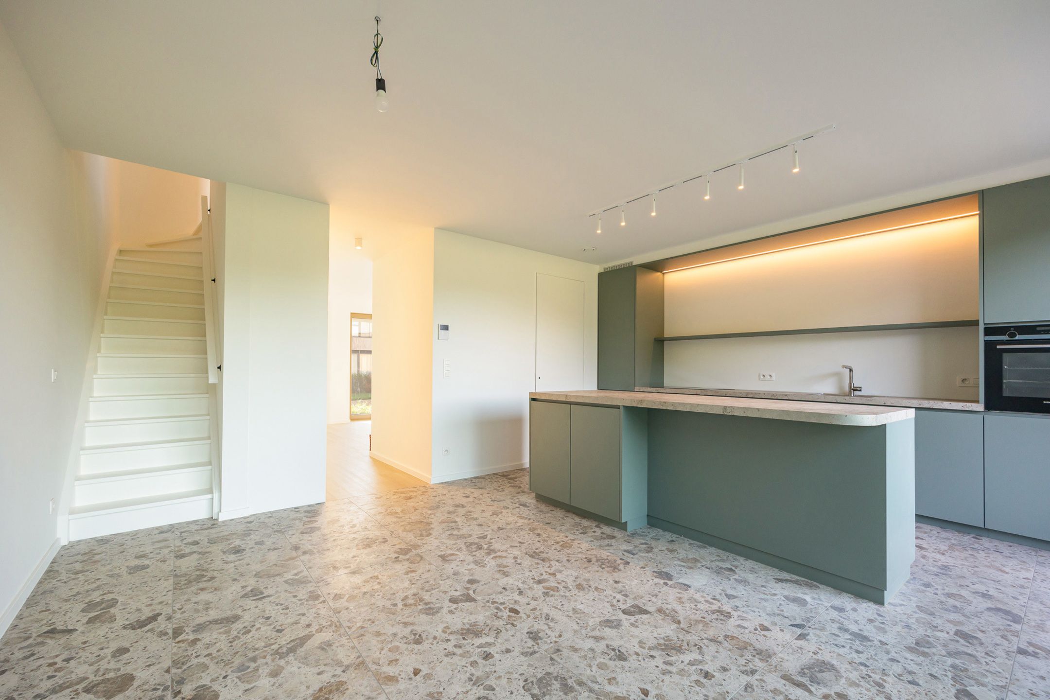 Nieuwbouwwoning met 3 slaapkamers en een prachtig open uitzicht foto 7