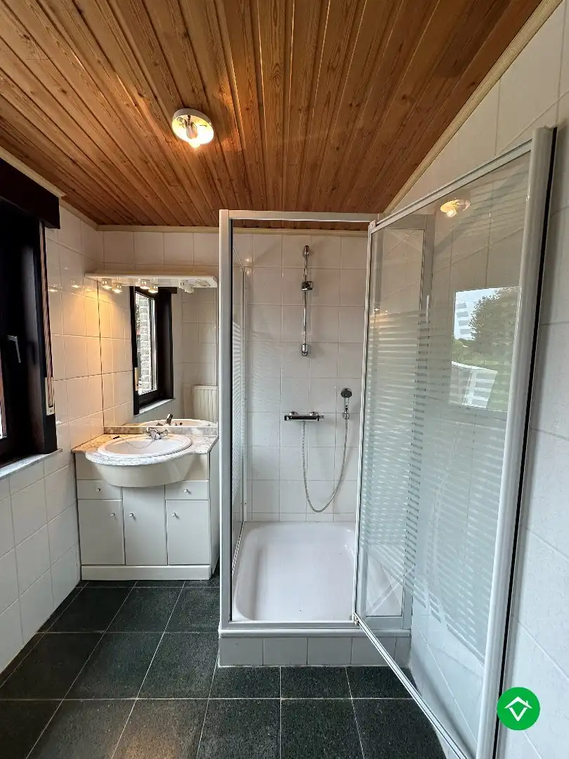 Charmante woning met tuin en garage in Werken. foto 21