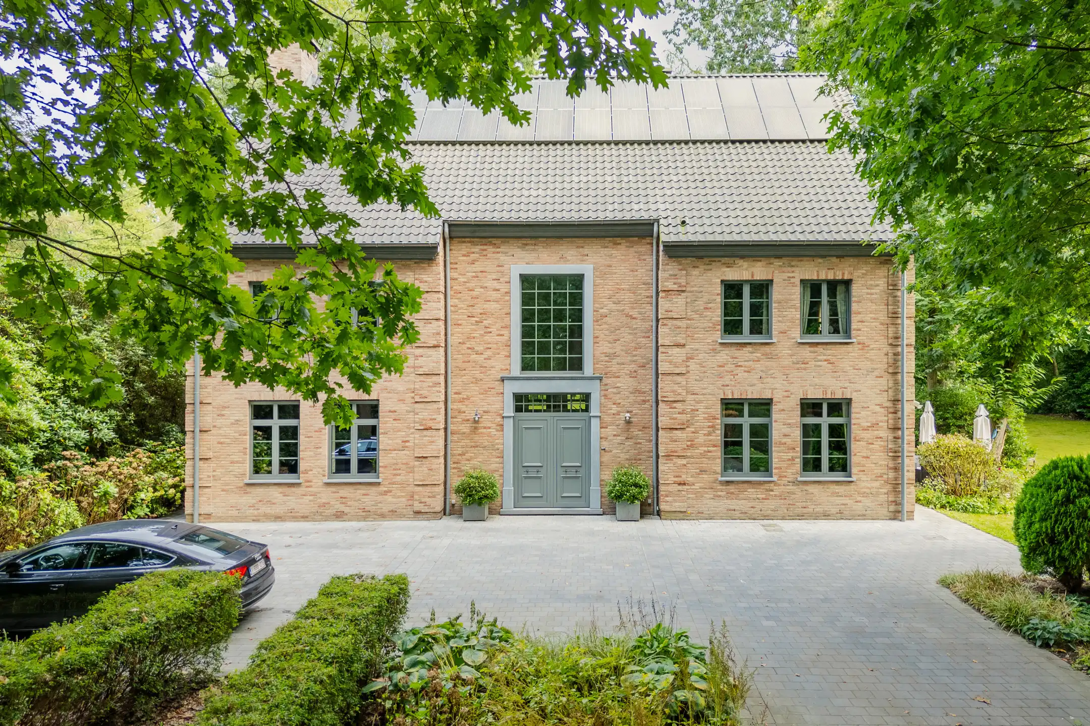 Prestigieuze villa met afzonderlijke woonunit en royale tuin nabij de Kalmthoutse Heide foto 3