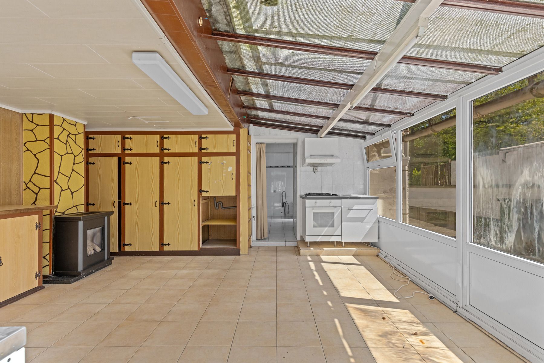 Te renoveren woning met magazijn centrum Heusden foto 7