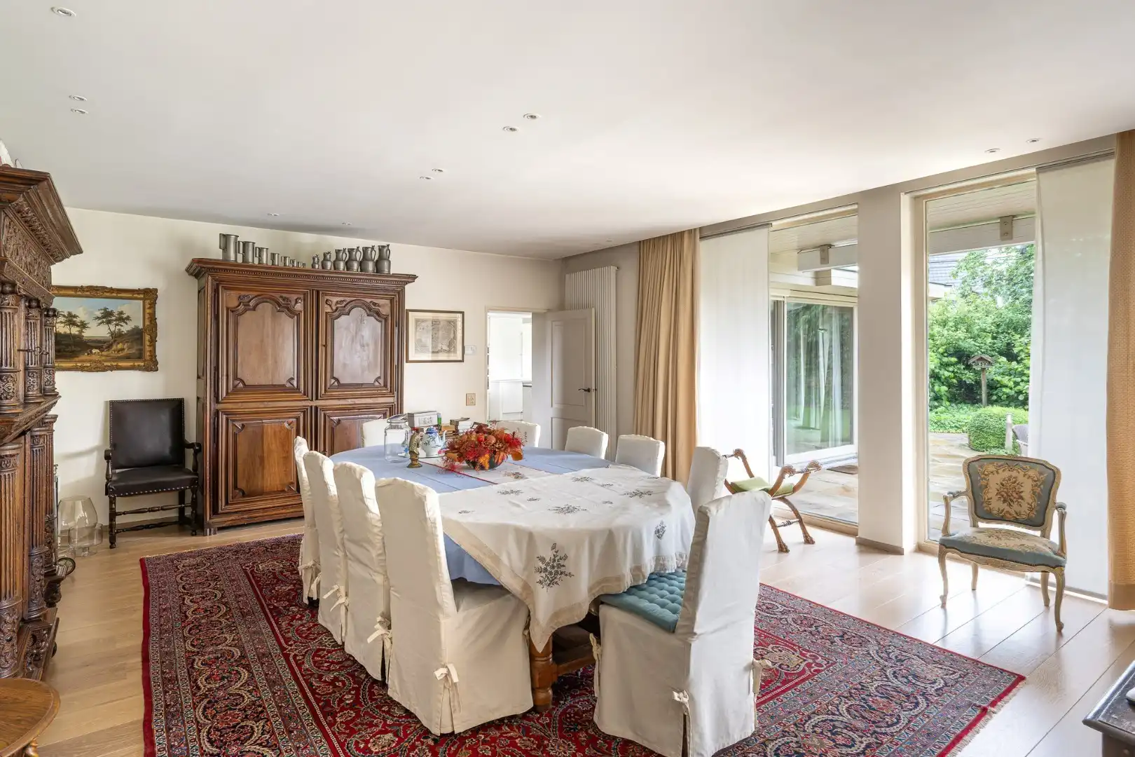 Villa met 5 slaapkamers, dubbele garage, carport en verzorgde tuin in Westrozebeke foto 6