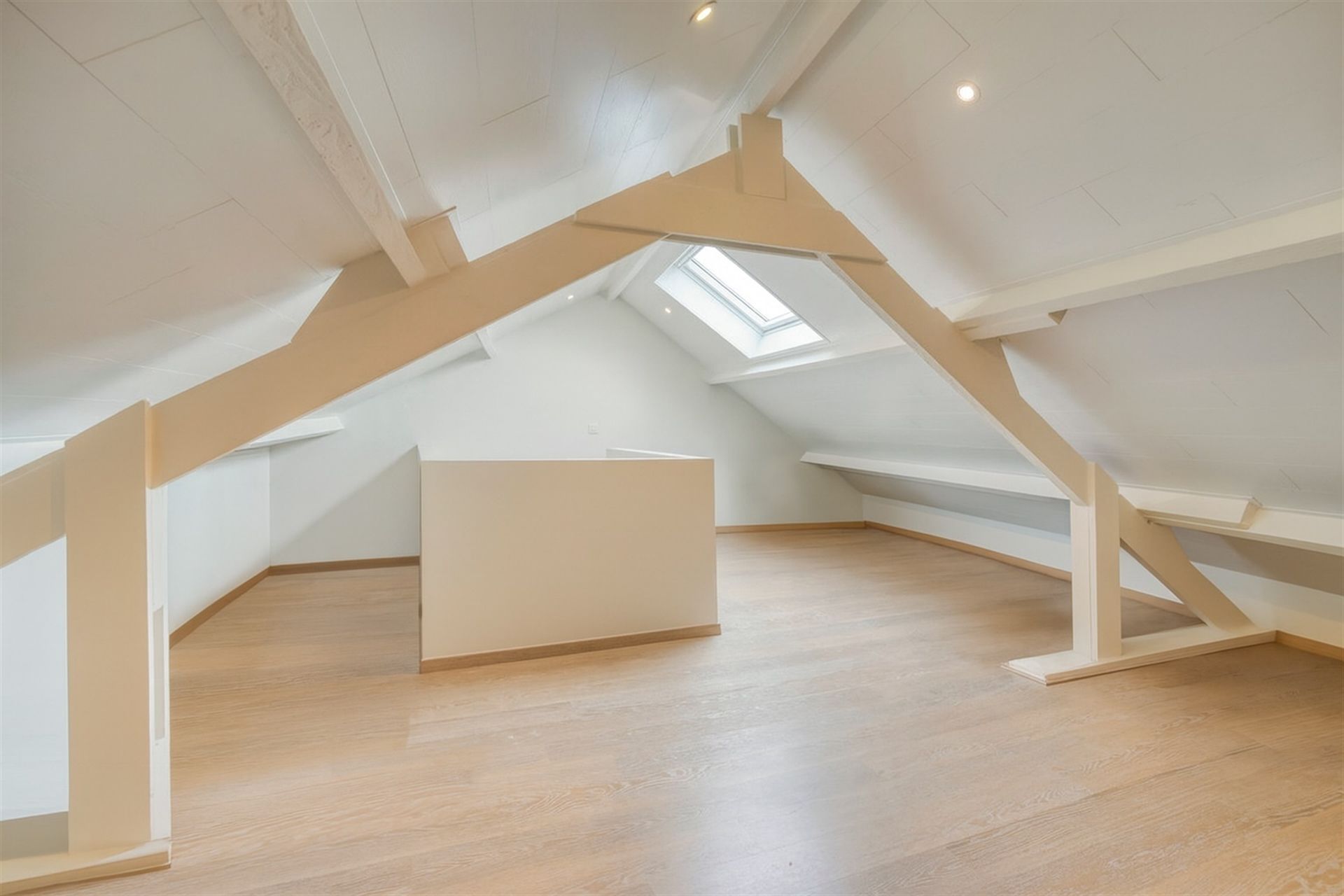 VERKOCHT BINNEN DE WEEK !!!!!    3-slaapkamerwoning in hartje Liedekerk foto 23