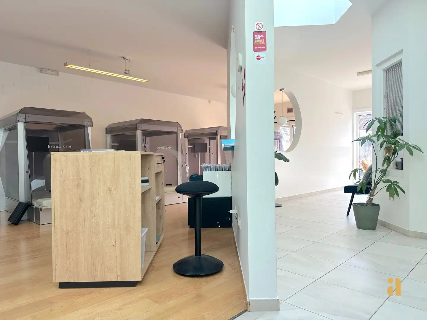 Commercieel sterk en modern handelspand met de nodige privacy foto 2