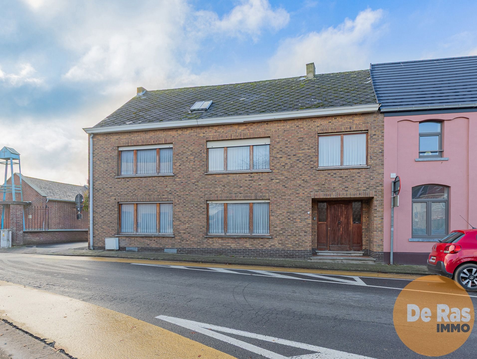 DENDERHOUTEM- Ruime 3-gevelwoning met 4 slpk, tuin en garage foto 2