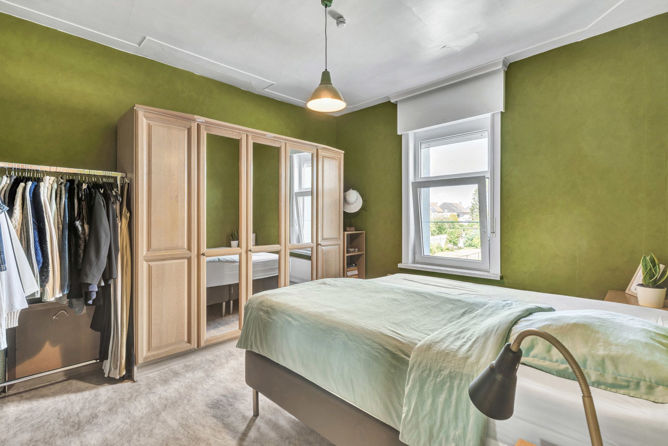Instapklare woning met garage en tuin foto 14