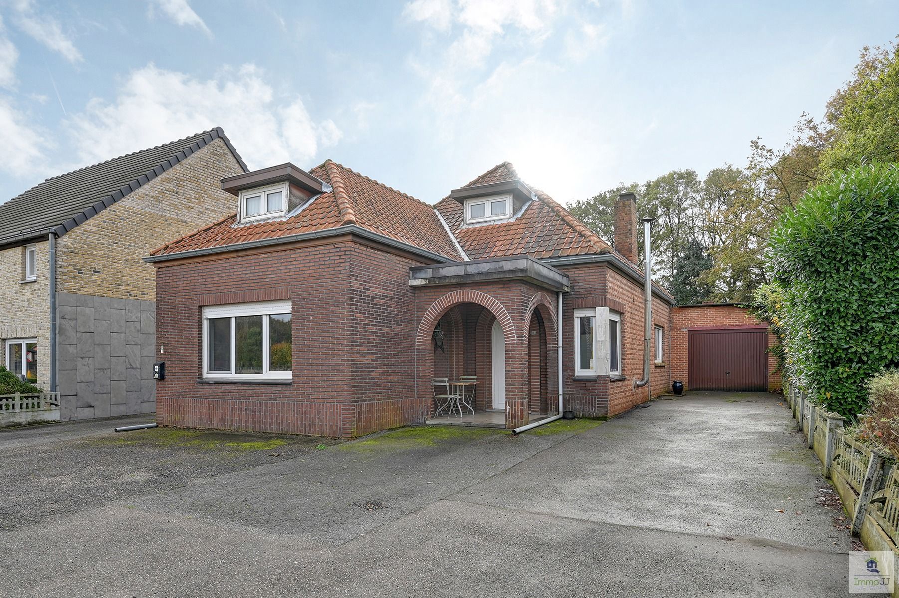 Te renoveren tweegezinswoning foto 21