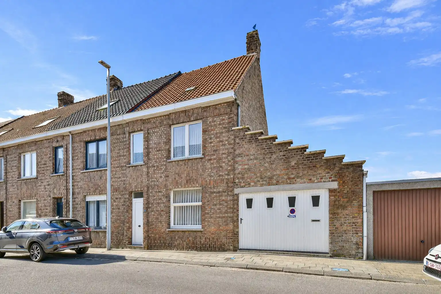Hoofdfoto van de publicatie: Te renoveren woning op rustige en centrale ligging