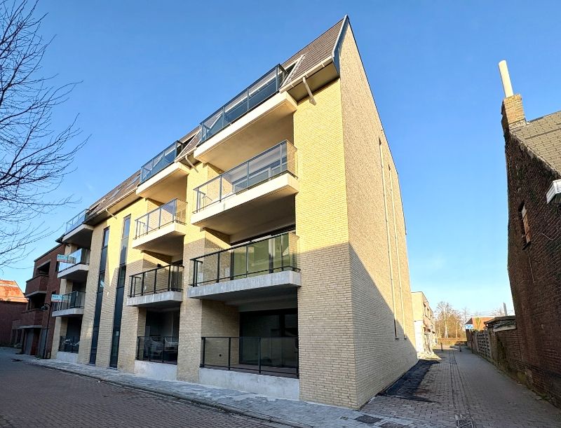 Nieuwbouwappartement met 2 slaapkamers, bureauruimte, terras en autostaanplaats foto {{pictureIndex}}