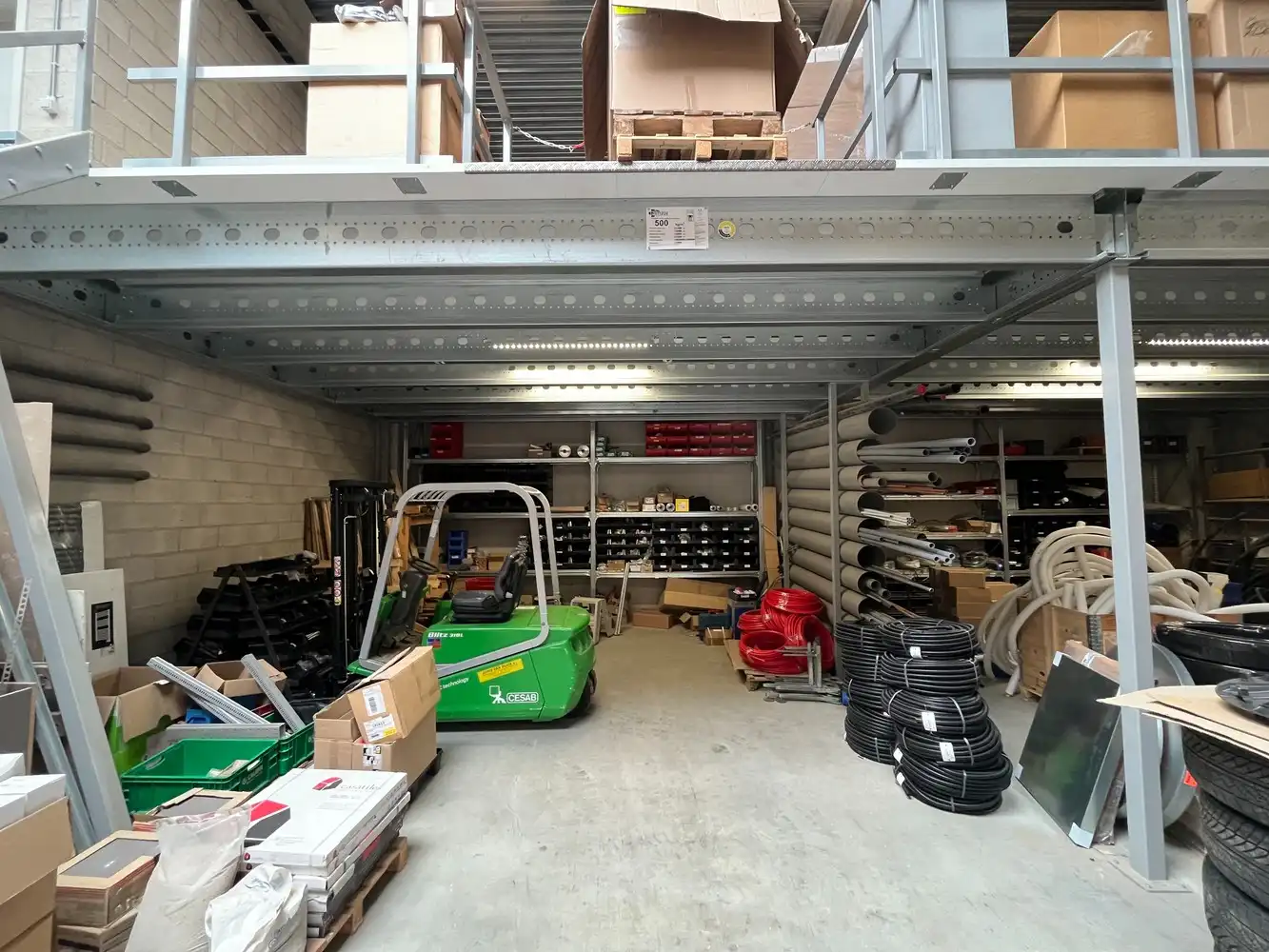 KMO-unit met kantoor foto 29