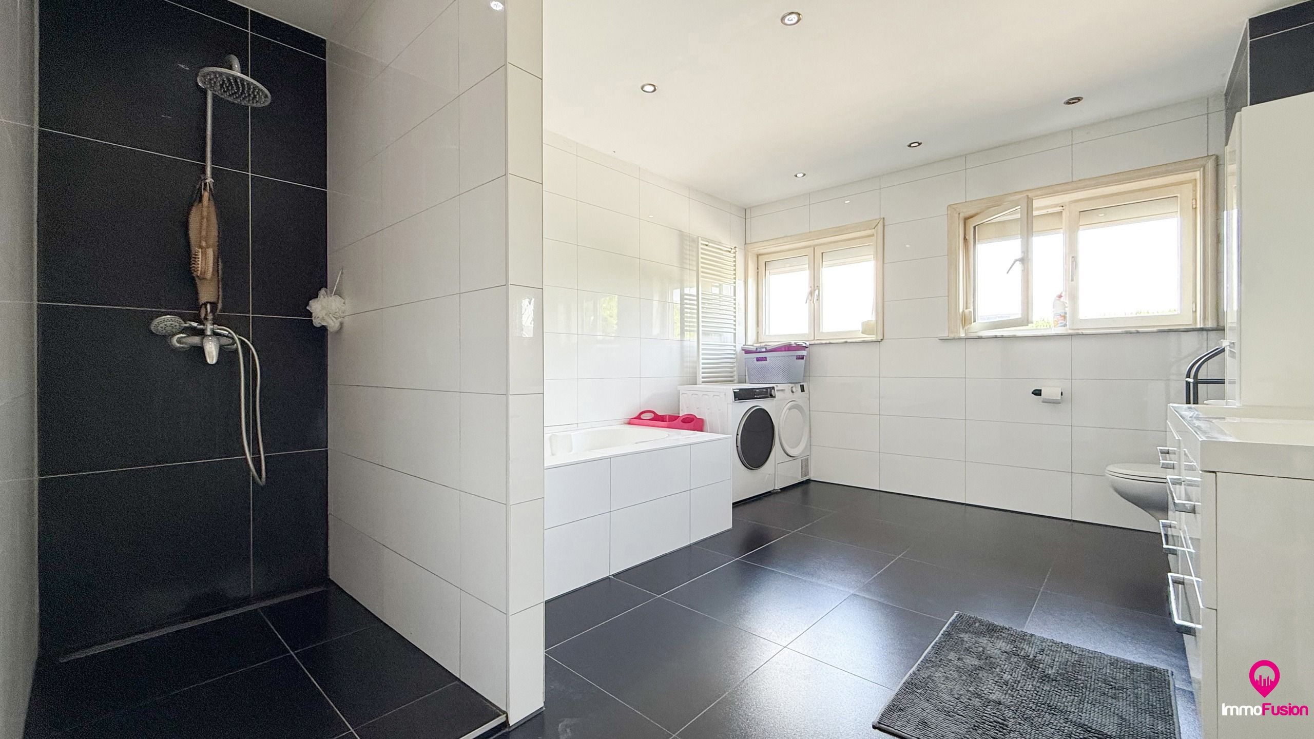 Instapklare, ruime woning met 6 slpks en enorme tuin op 26a! foto 18