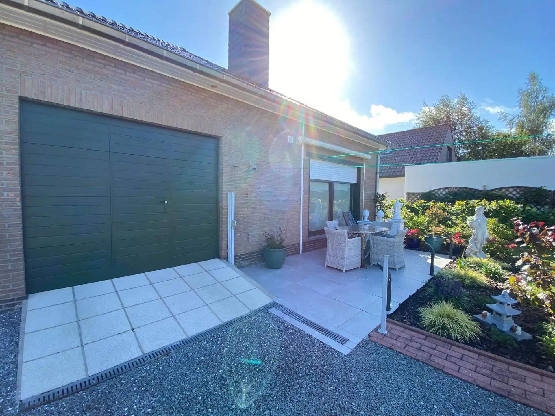 HILLEGEM - Mooie bungalow in rustige woonwijk op toplocatie foto 15