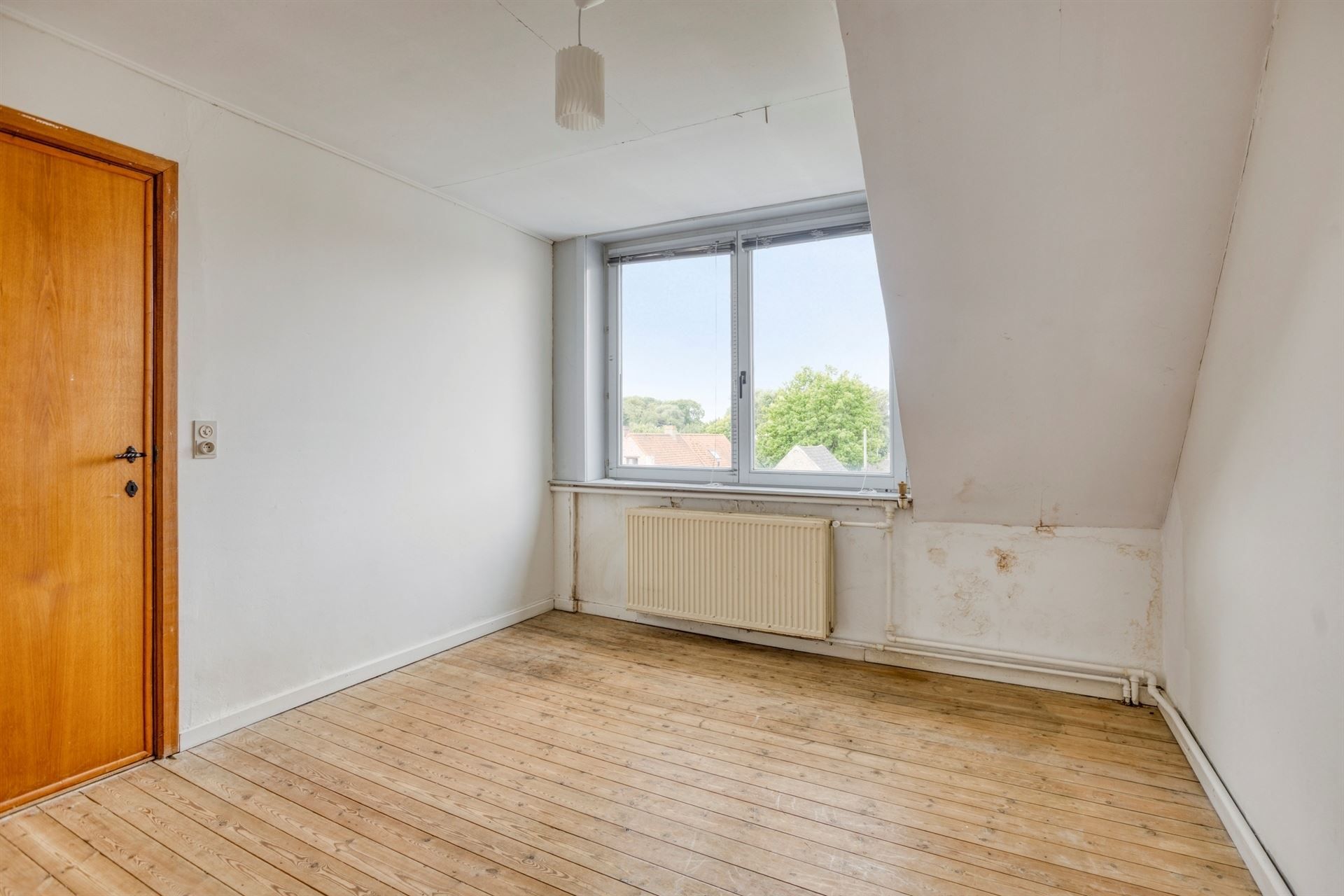 Charmante woning met tuin én ruime garage. 4 Slaapkamers. foto 19