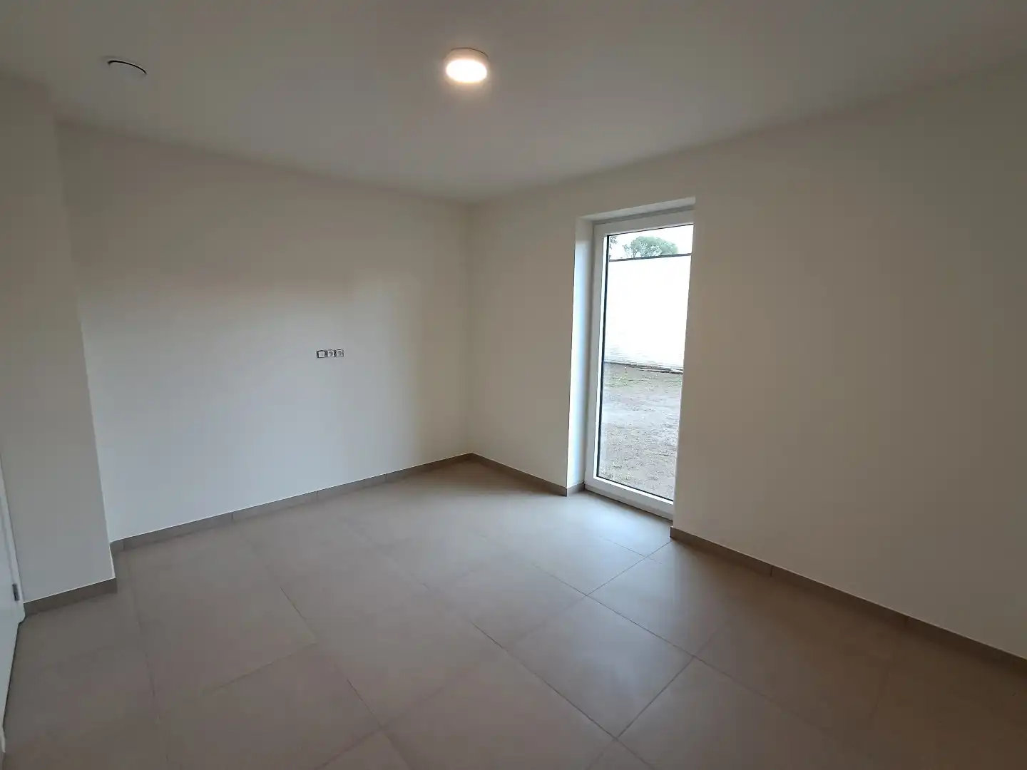 Gelijkvloers appartement met tuin te Sijsele! foto 12